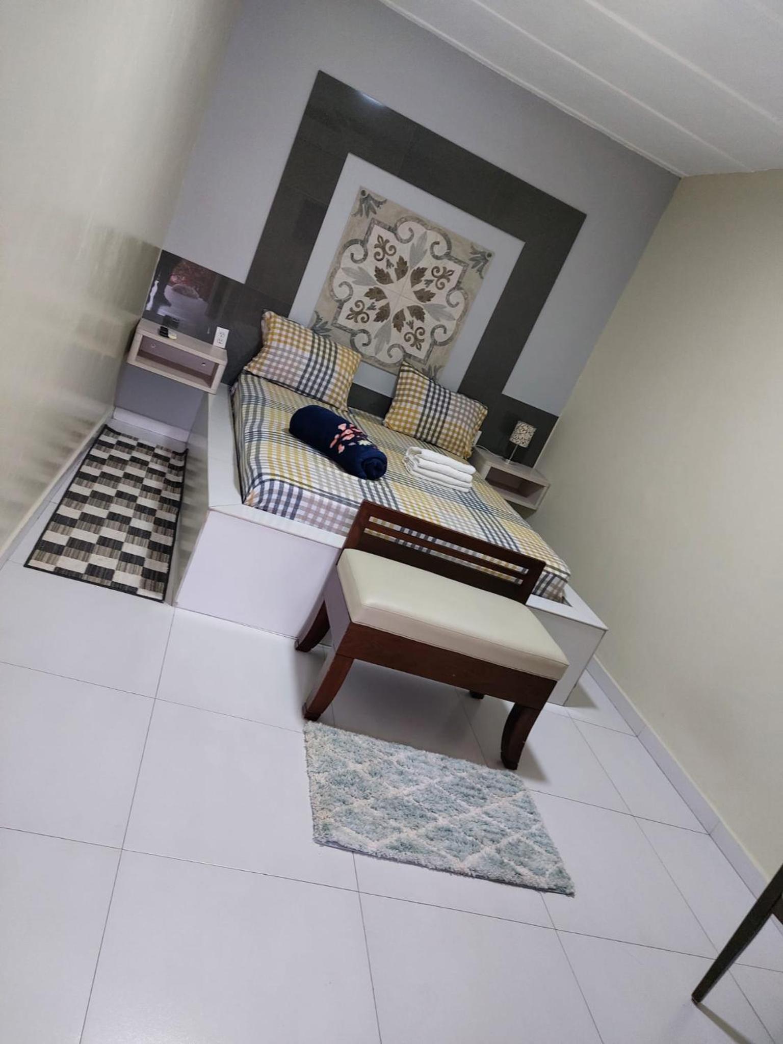 Deluxe Queen Studio