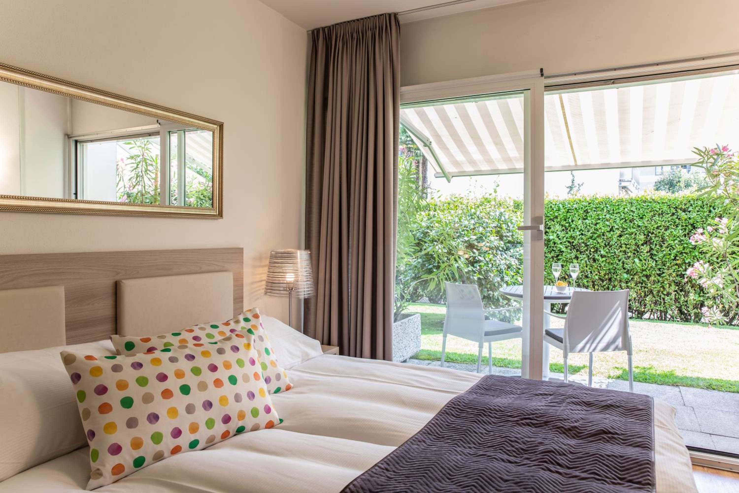 Double Room with Garden - Photo 2