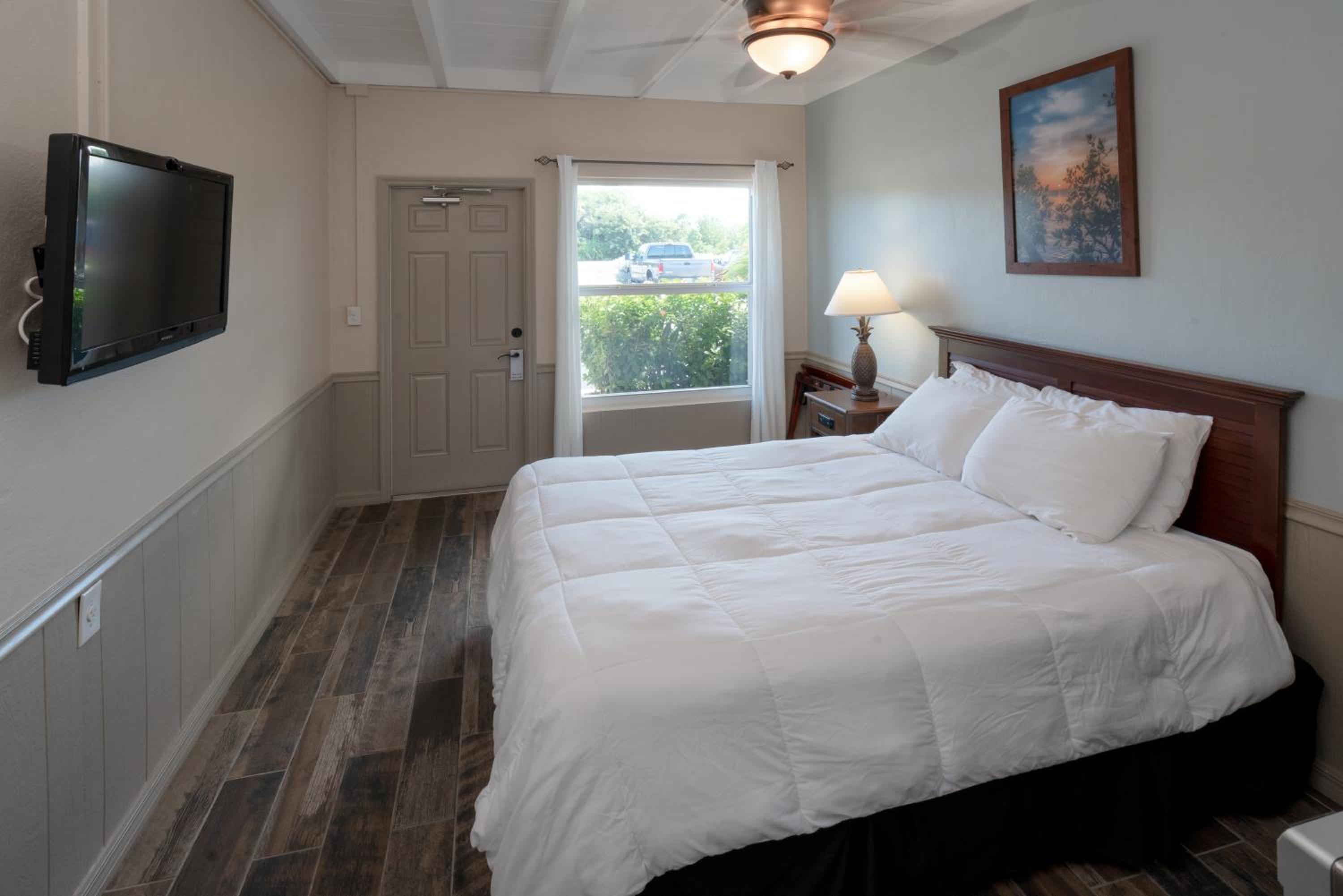 Queen Room photo 1