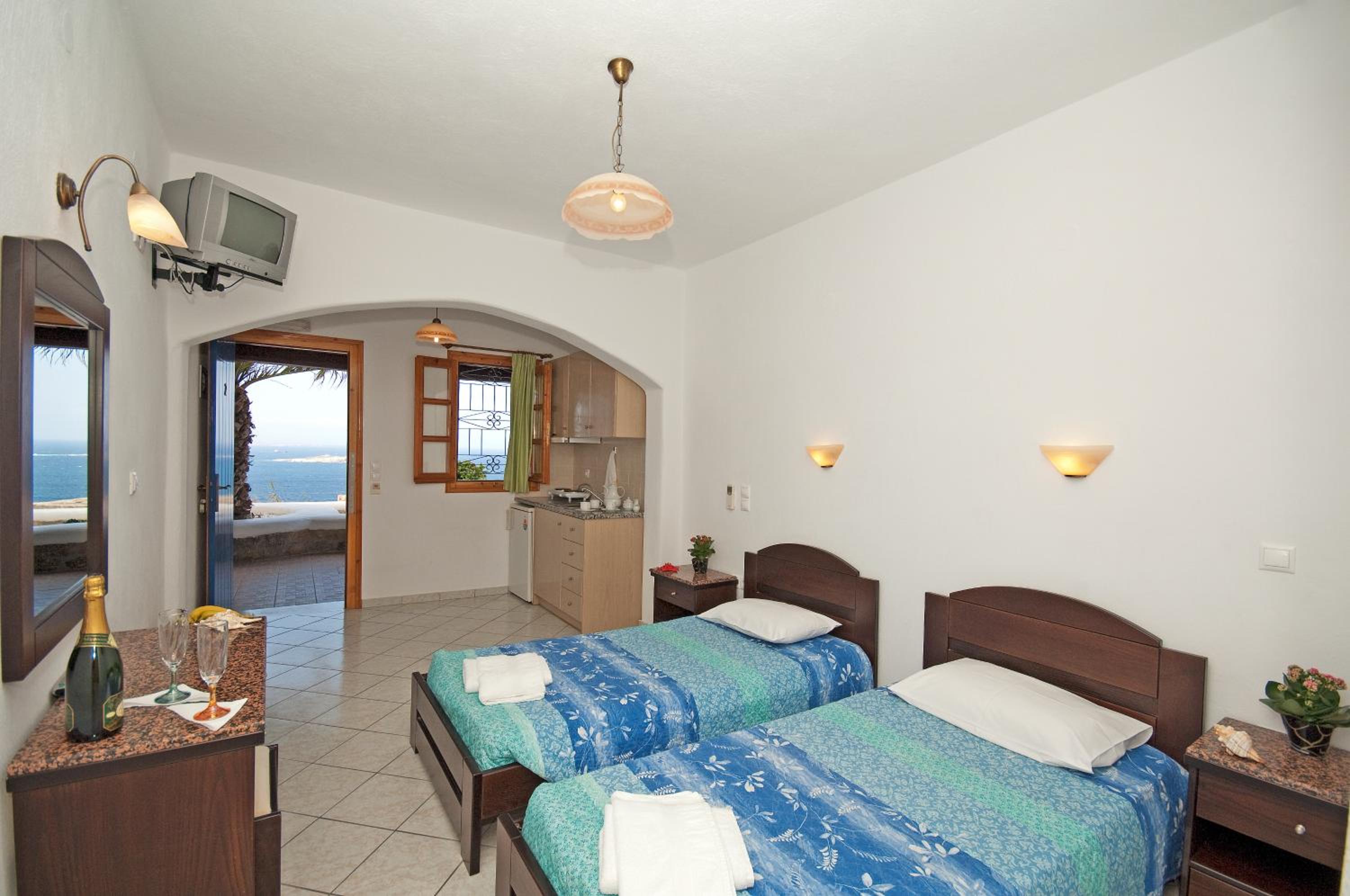 Studio with Sea View and Private Balcony - Photo 9