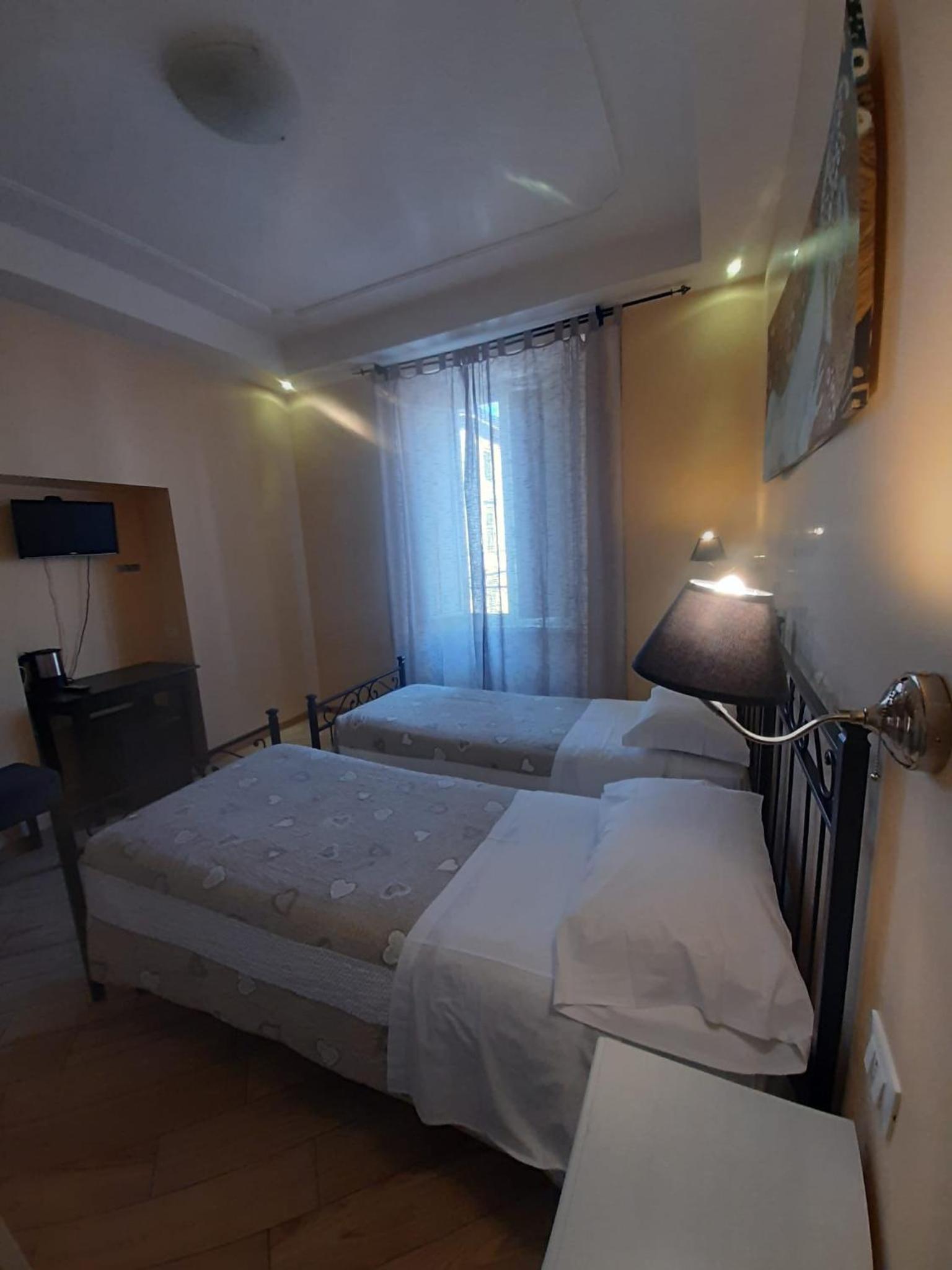 Double or Twin Room photo 2