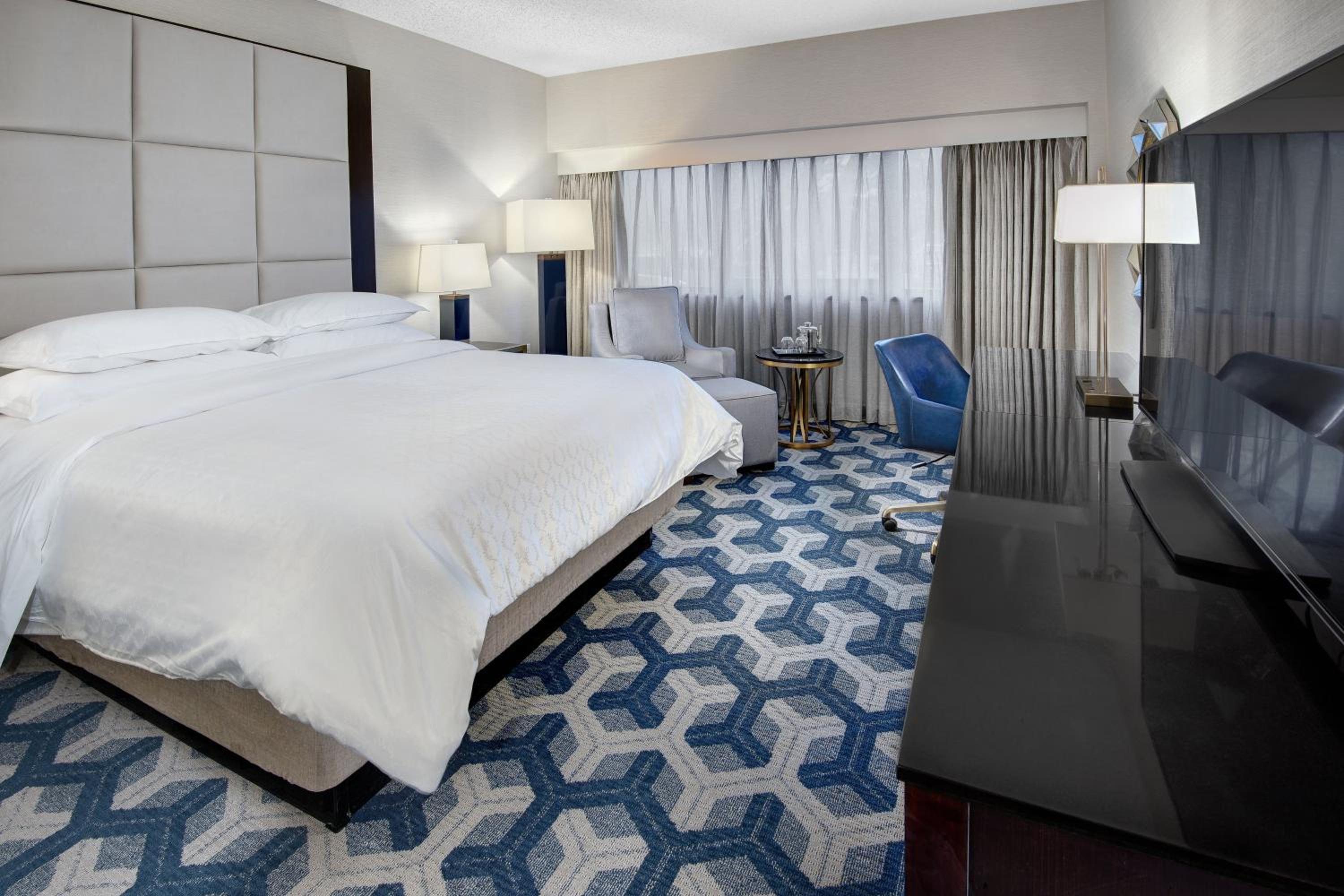 Standard King Room - Photo 3