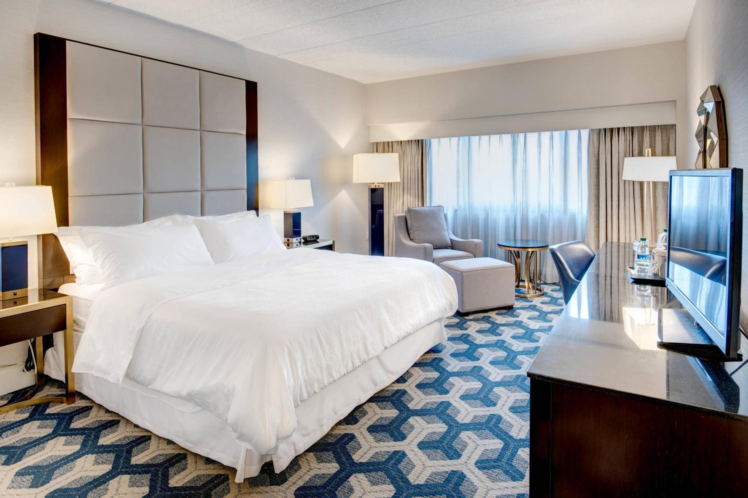 Standard King Room - Photo 2