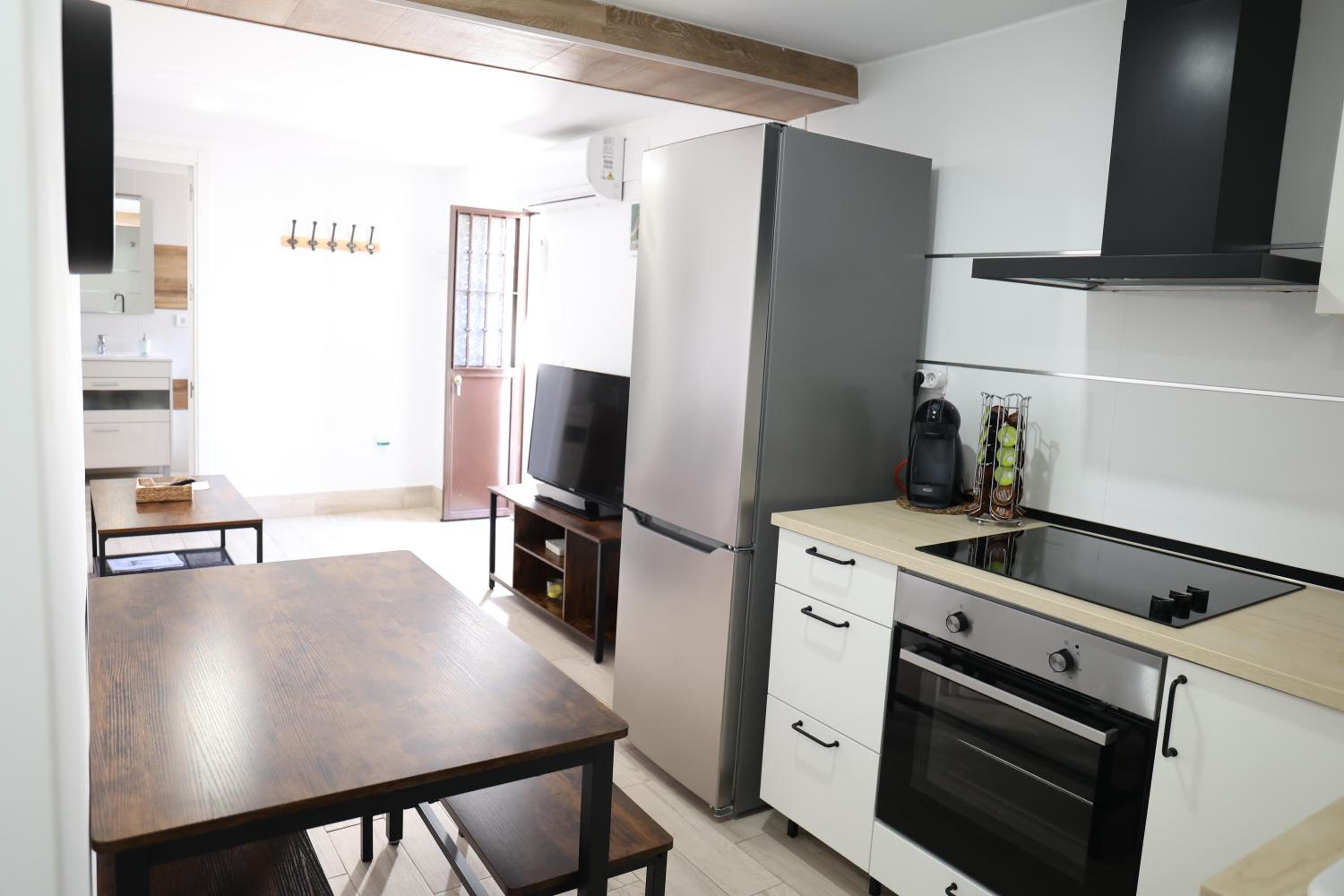 Two-Bedroom House - Photo 19