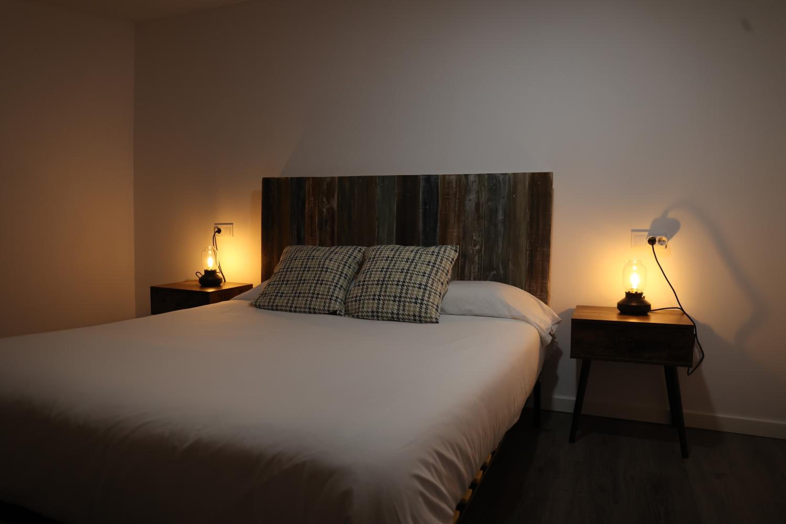 Two-Bedroom House - Photo 17