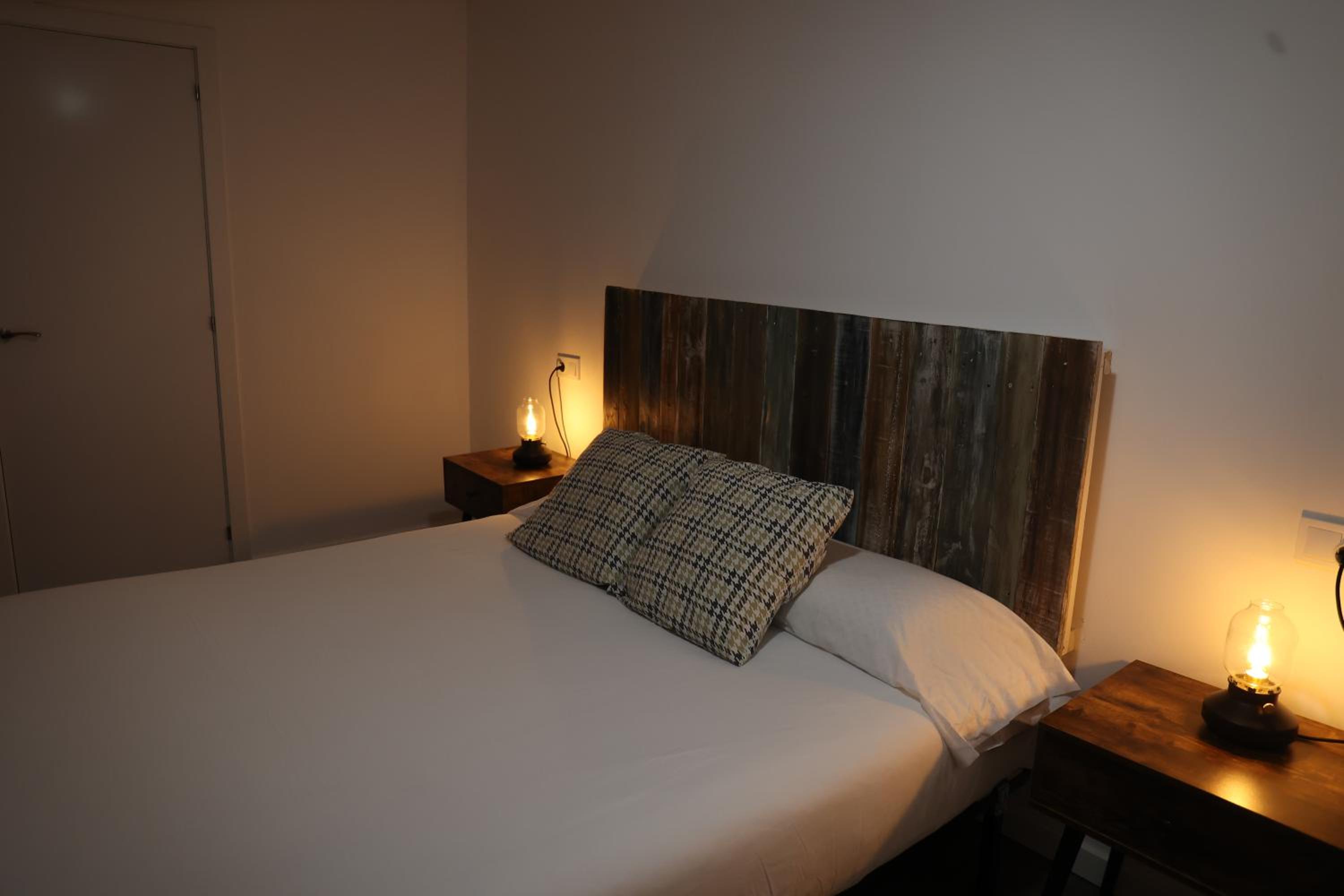 Two-Bedroom House - Photo 15