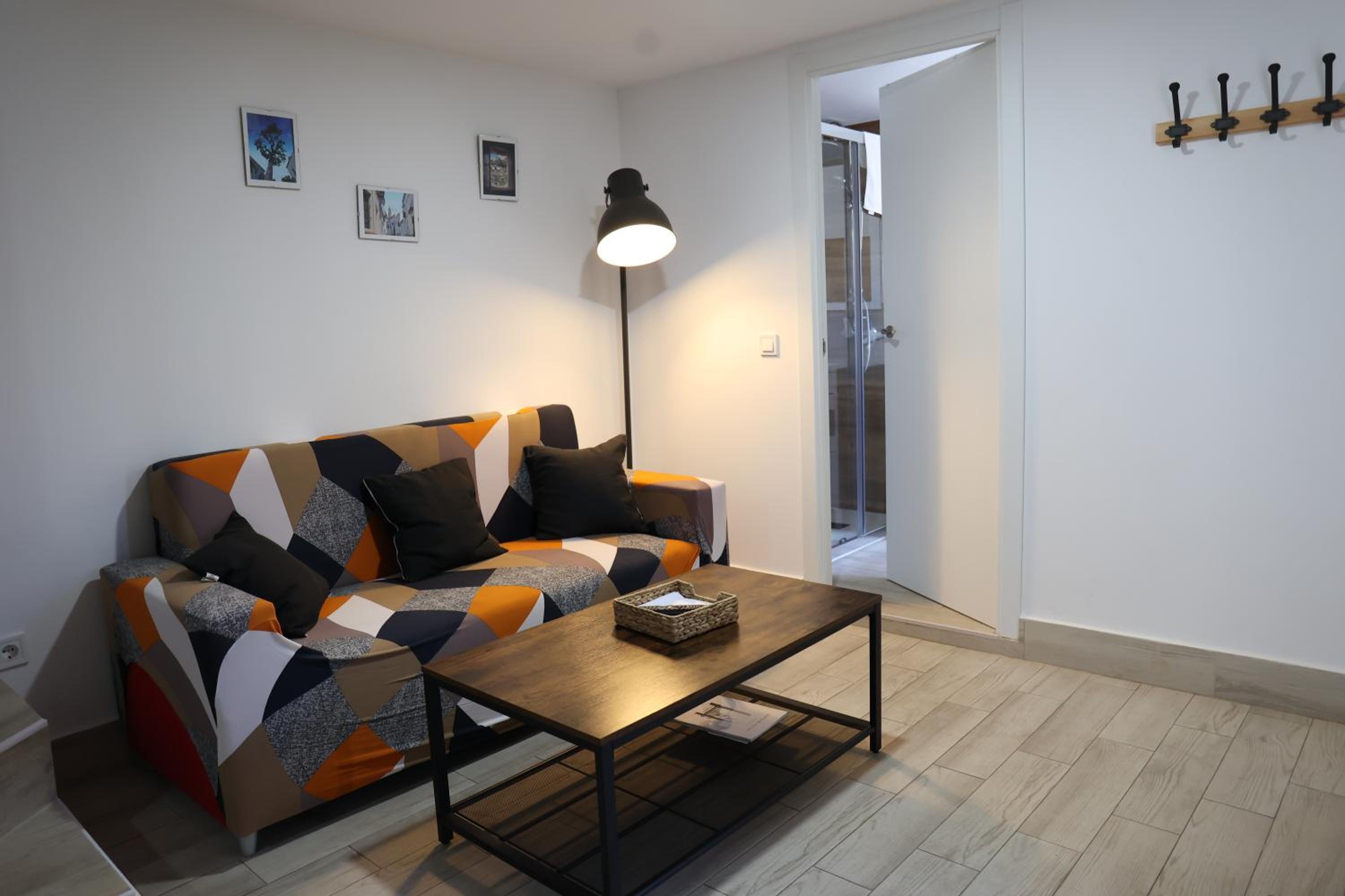 Two-Bedroom House - Photo 12