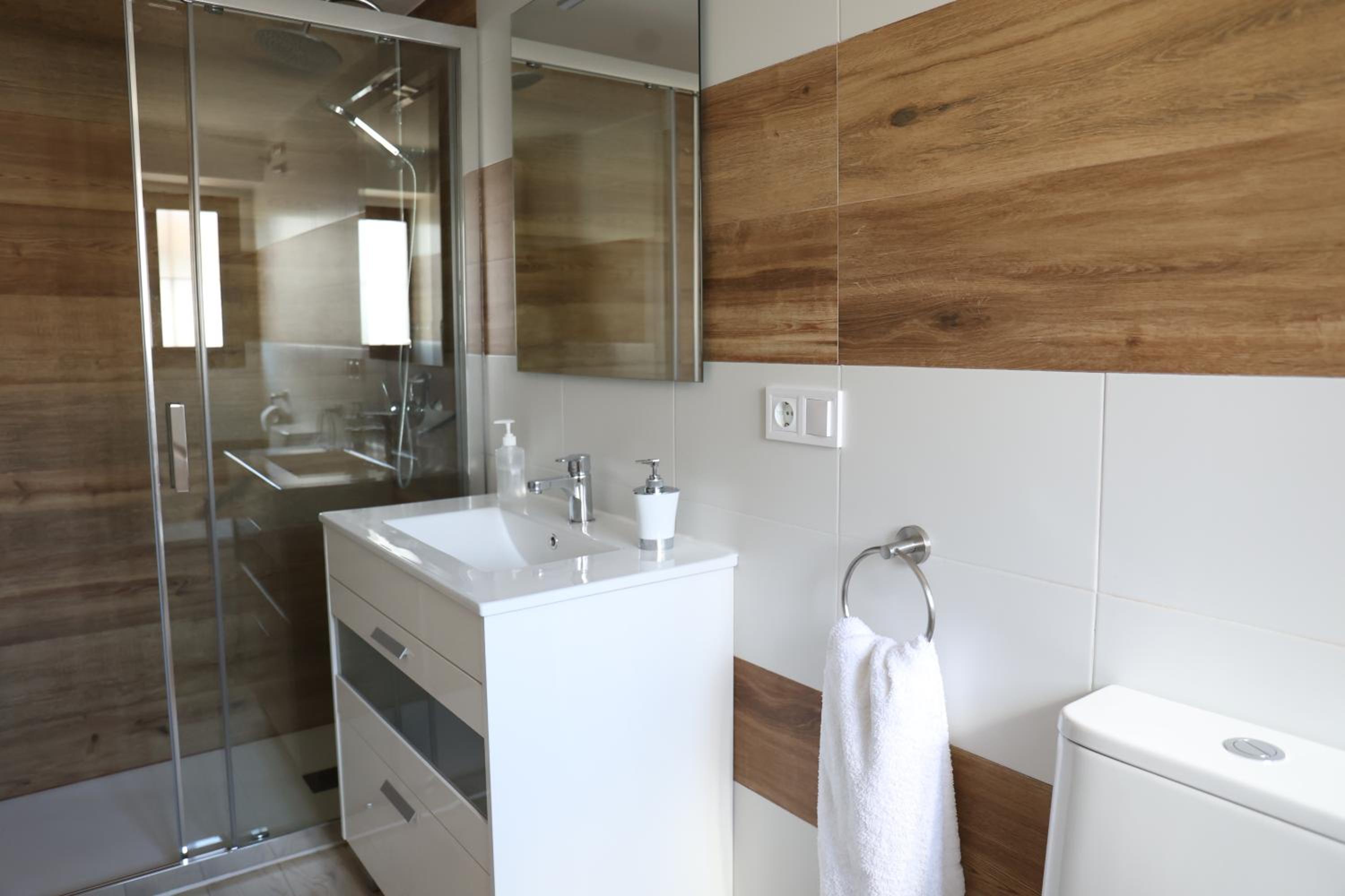 Two-Bedroom House - Photo 10