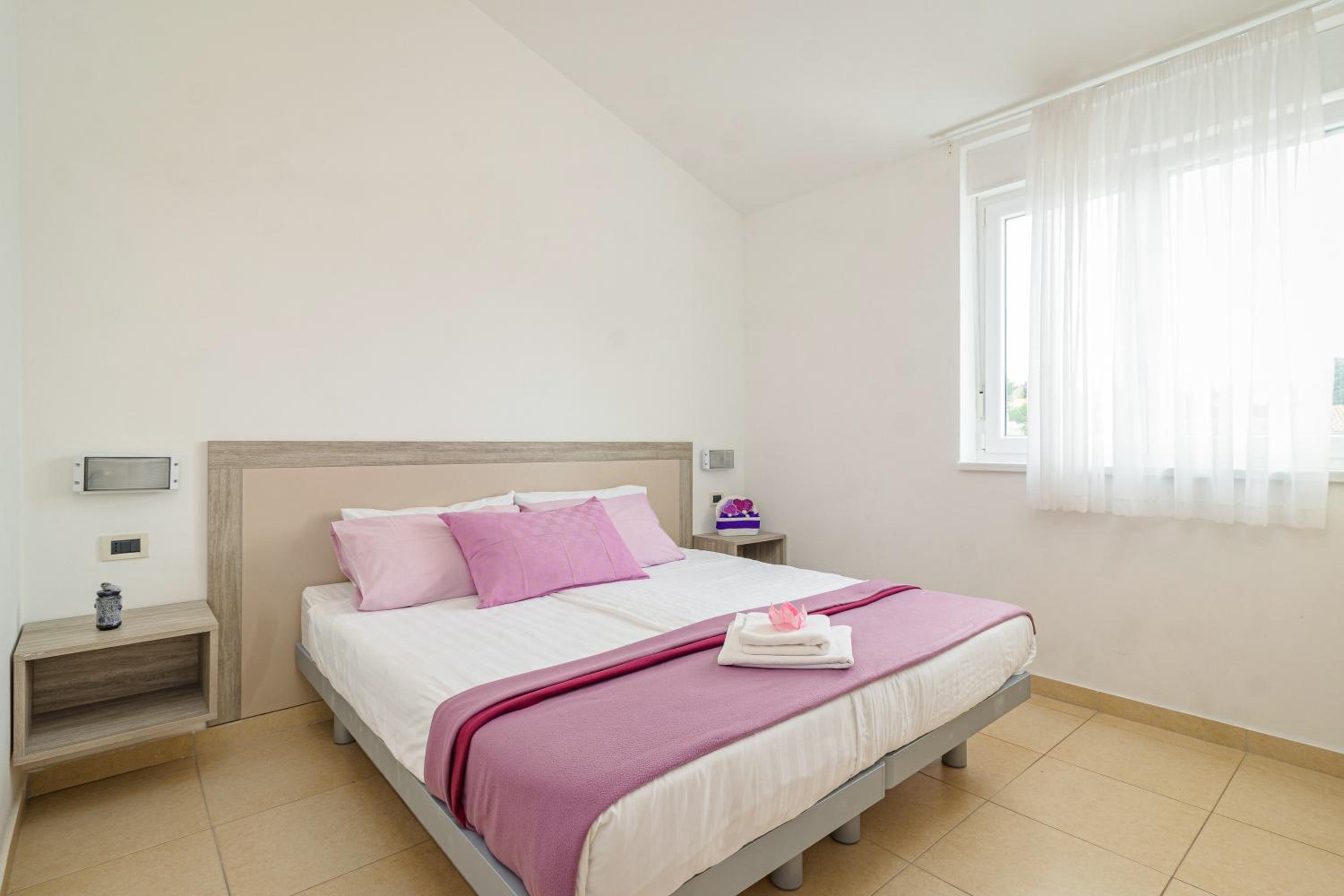 Two-Bedroom Apartment With Balcony - Annex (6 People)