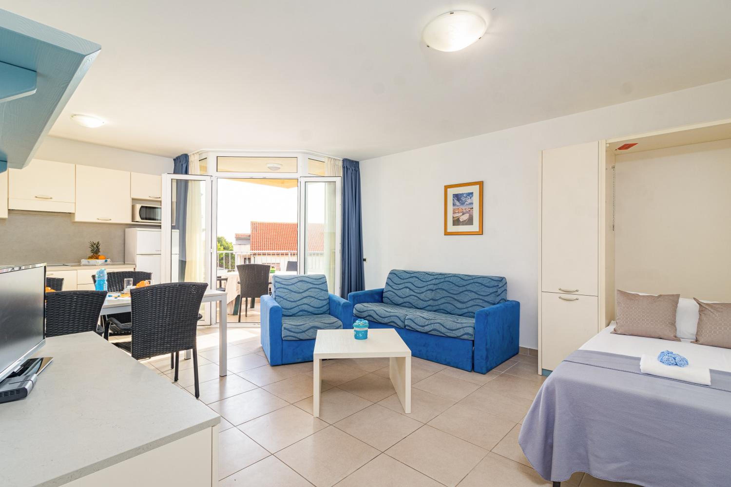 Two-Bedroom Apartment With Balcony - Annex (7 People)