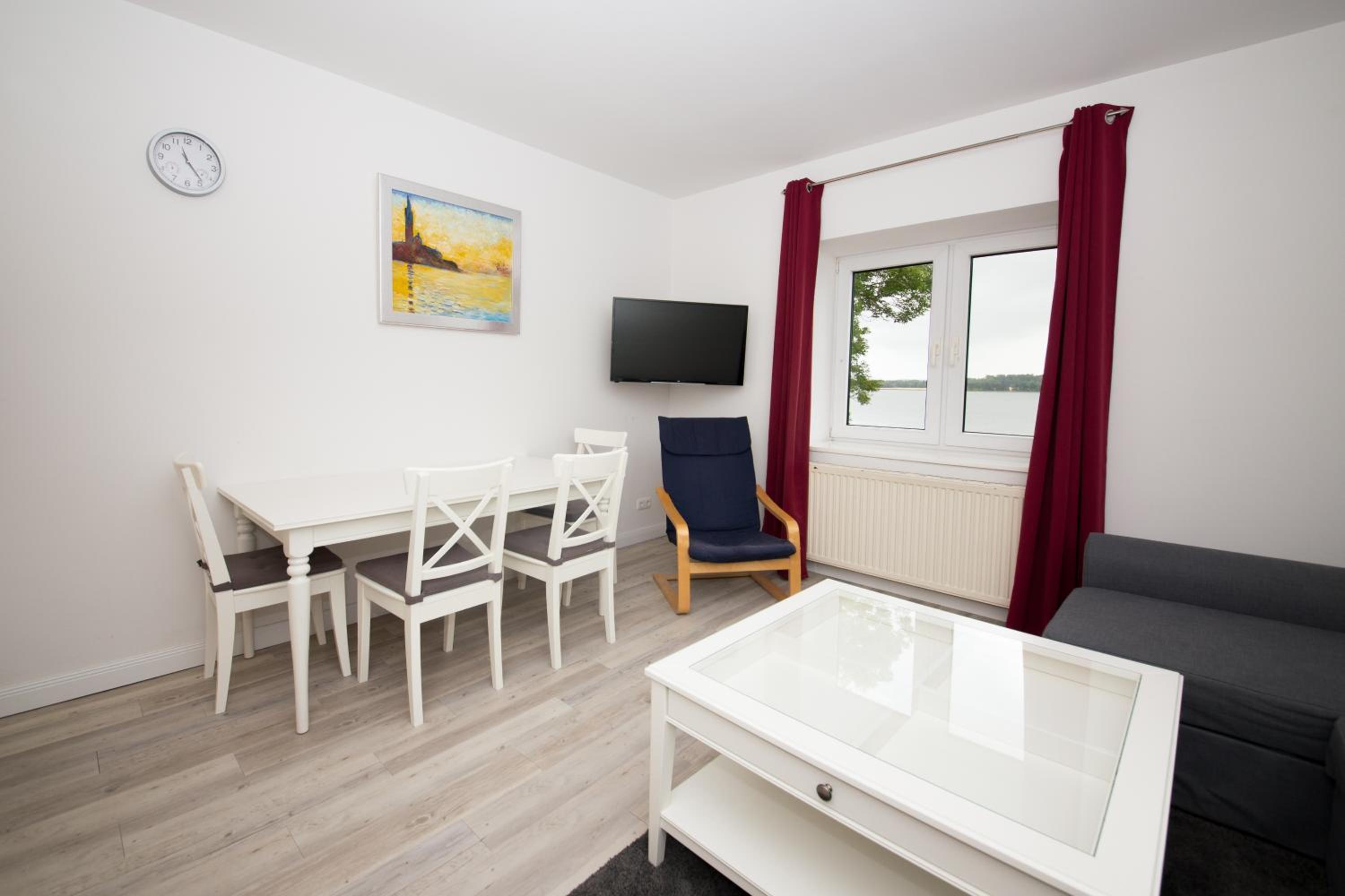 One-Bedroom Apartment with Sea View