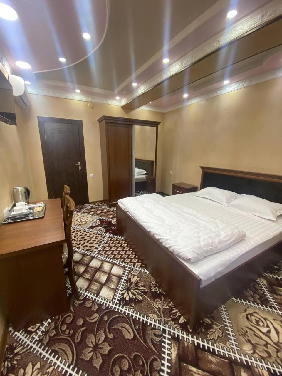 Double Room with Private Bathroom photo 1
