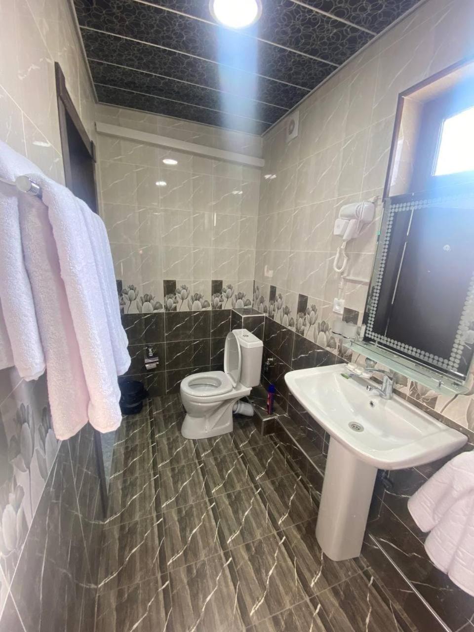 Single Room with Private Bathroom photo 2