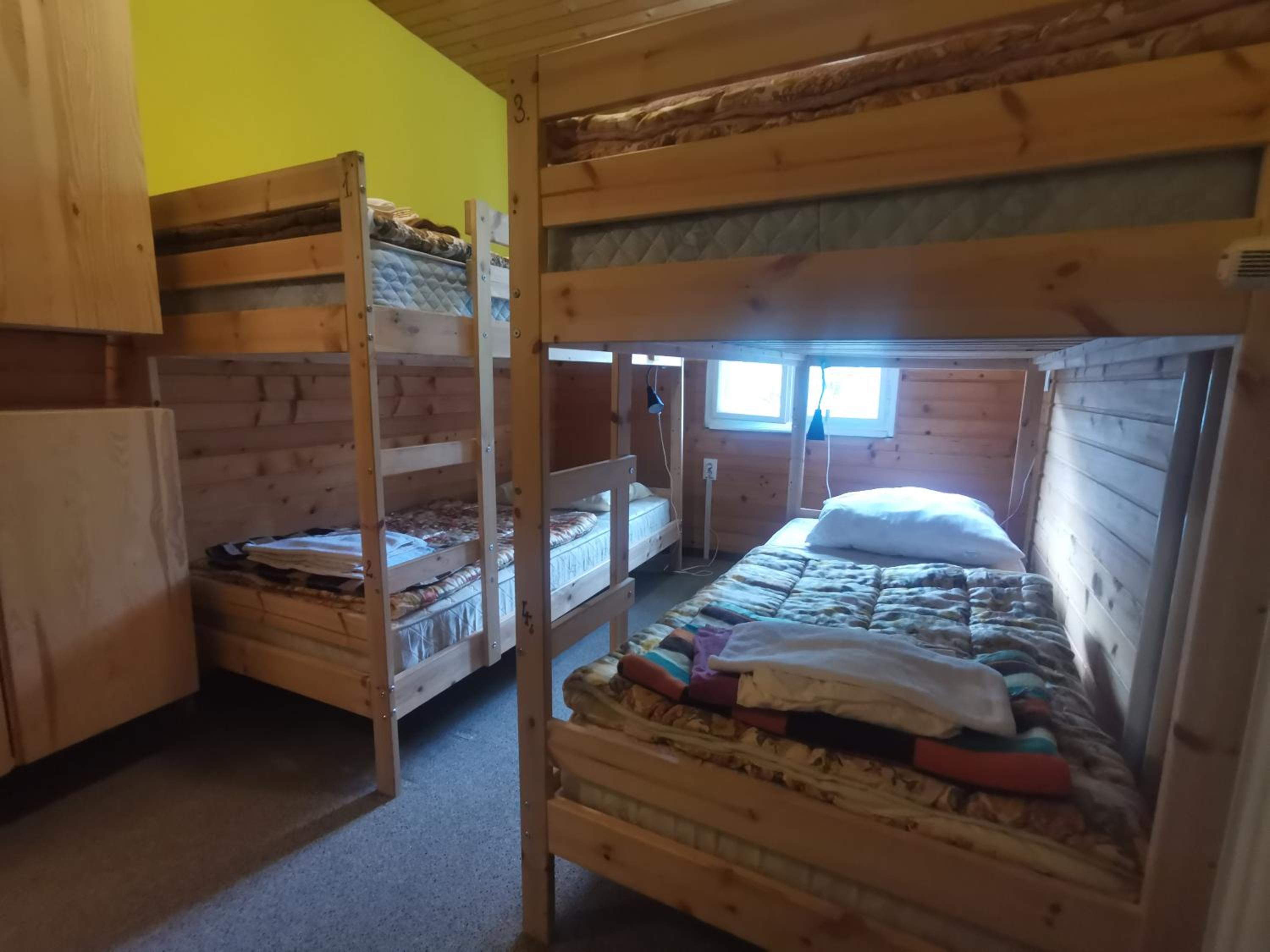  Single Bed in Dormitory Room with Shared Bathroom photo 2