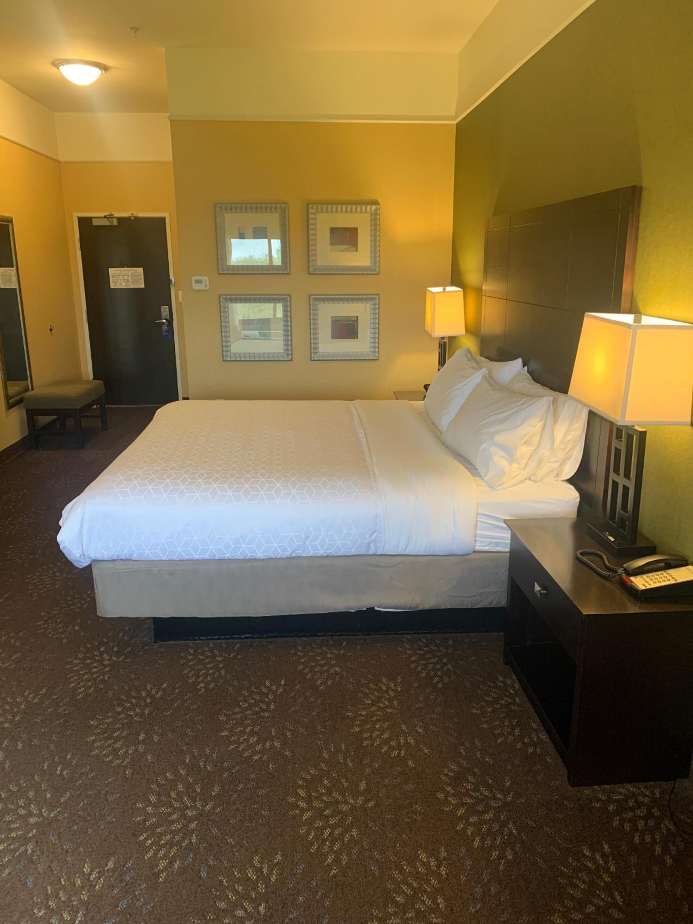 King Room - Photo 1
