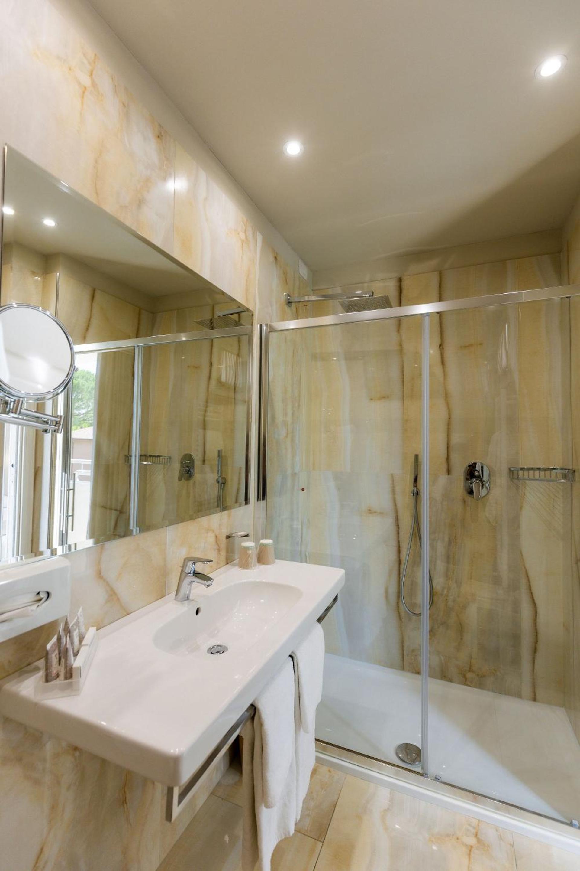 Junior Suite with Garden View - Photo 5