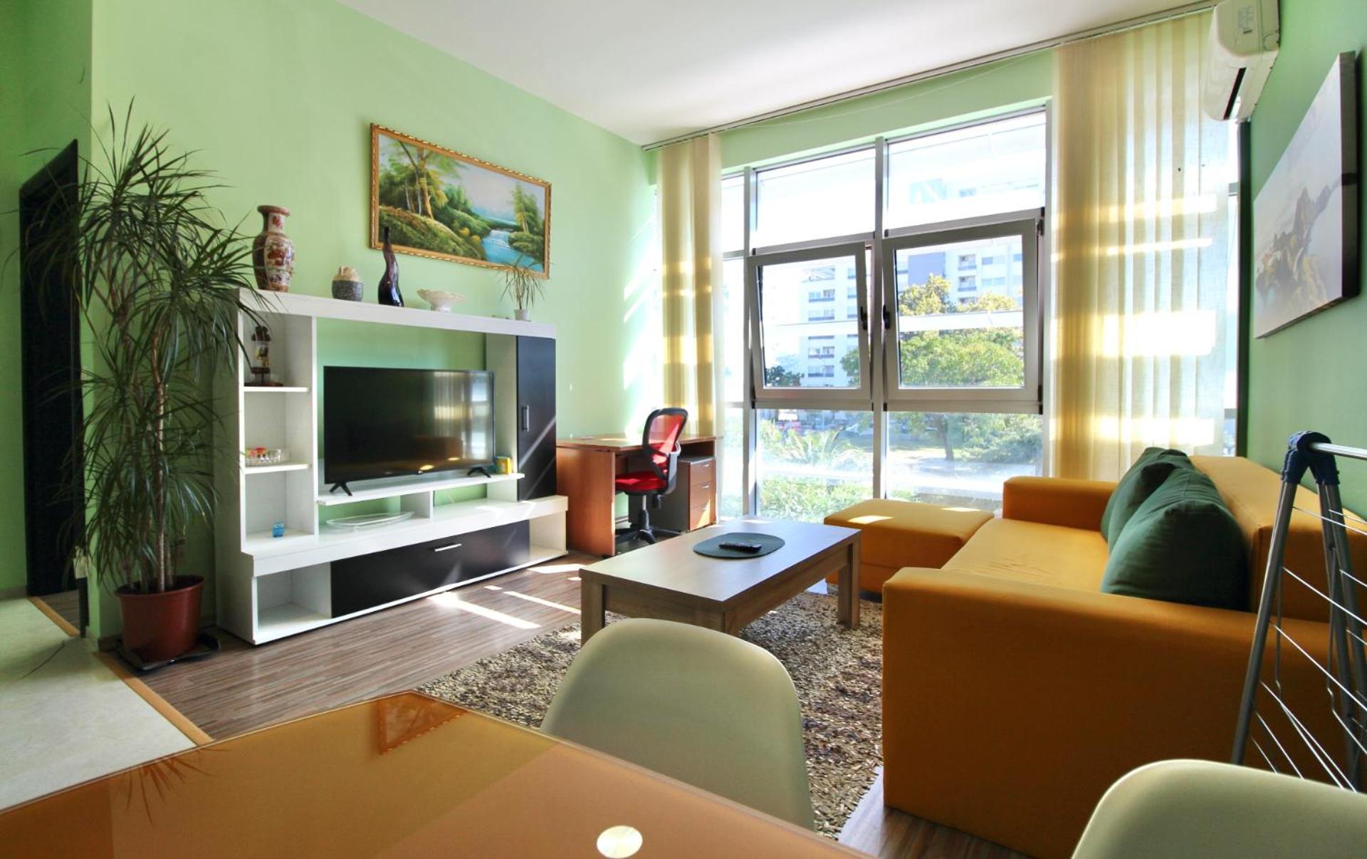 One-Bedroom Apartment