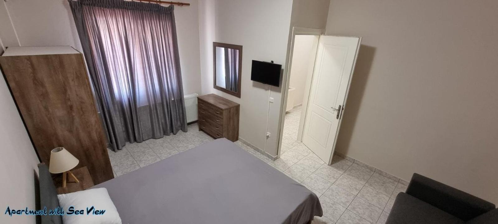 Apartment With Sea View photo 2