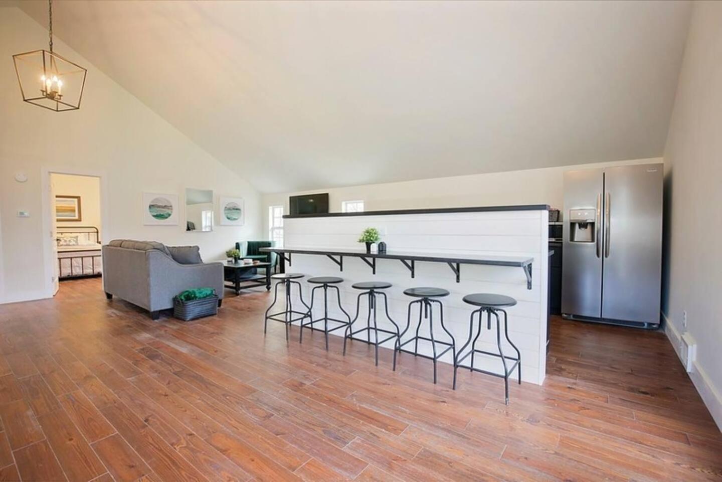 Two-Bedroom House - Photo 13