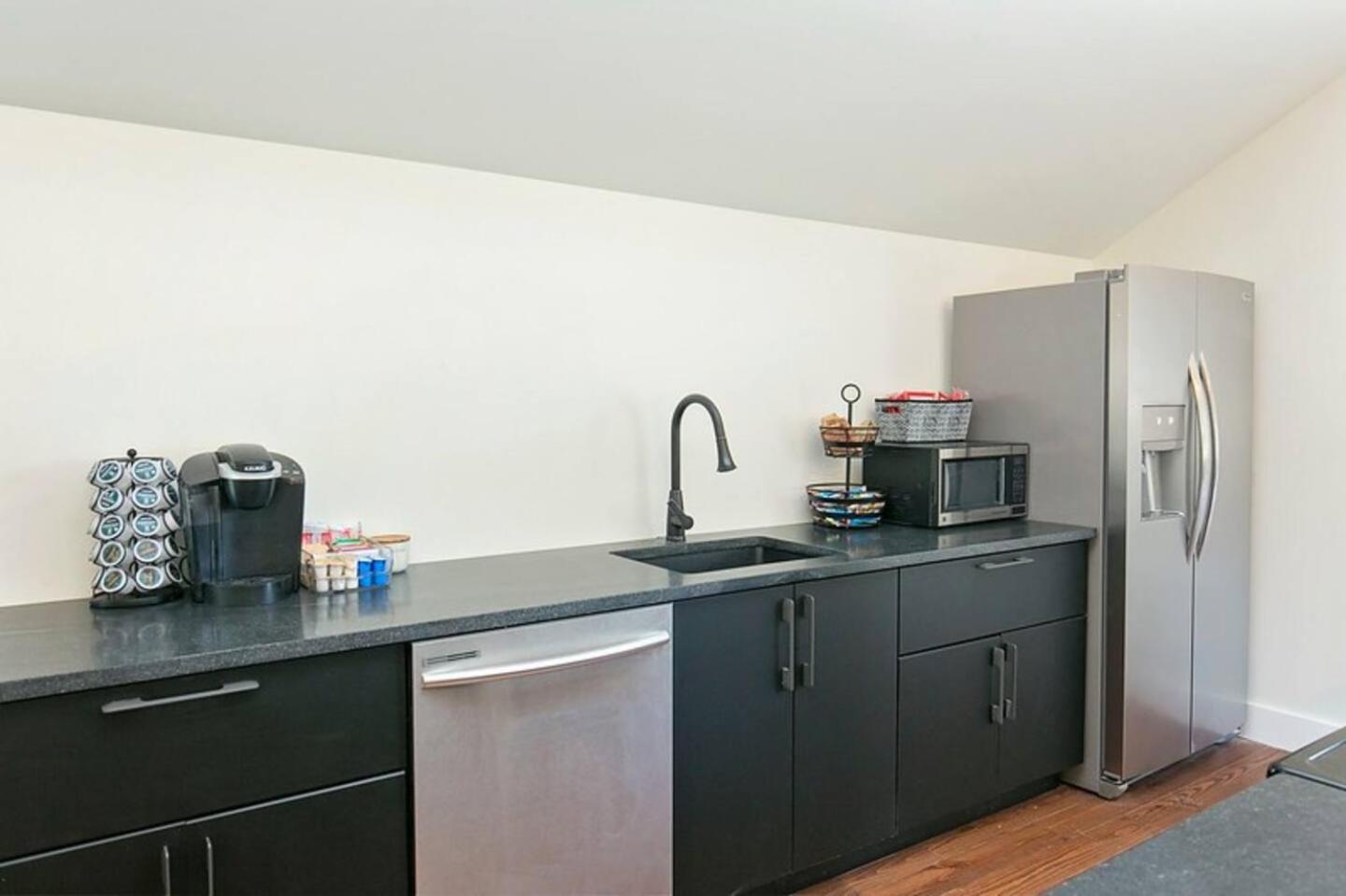Two-Bedroom House - Photo 7