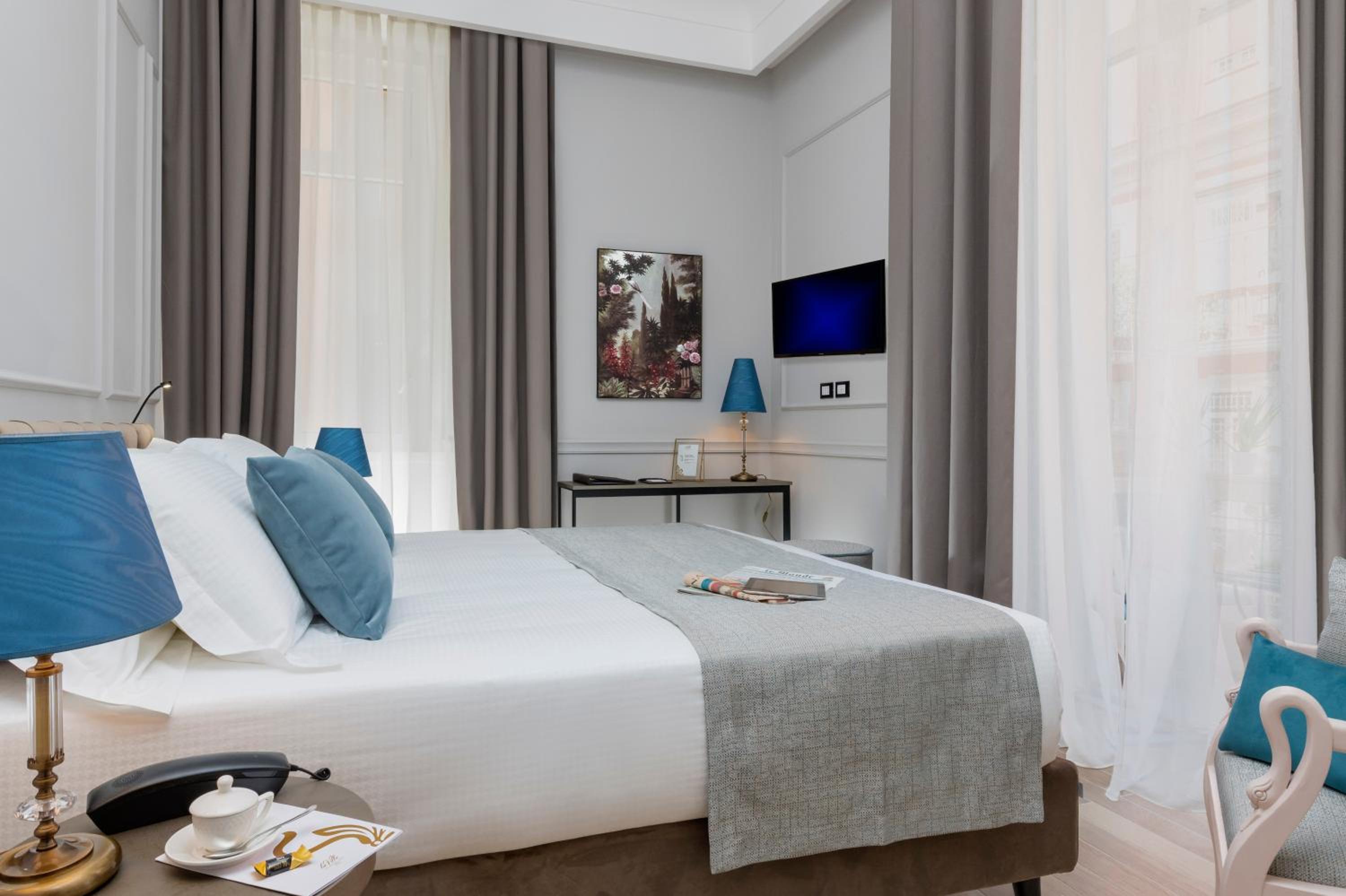 Deluxe Double or Twin Room