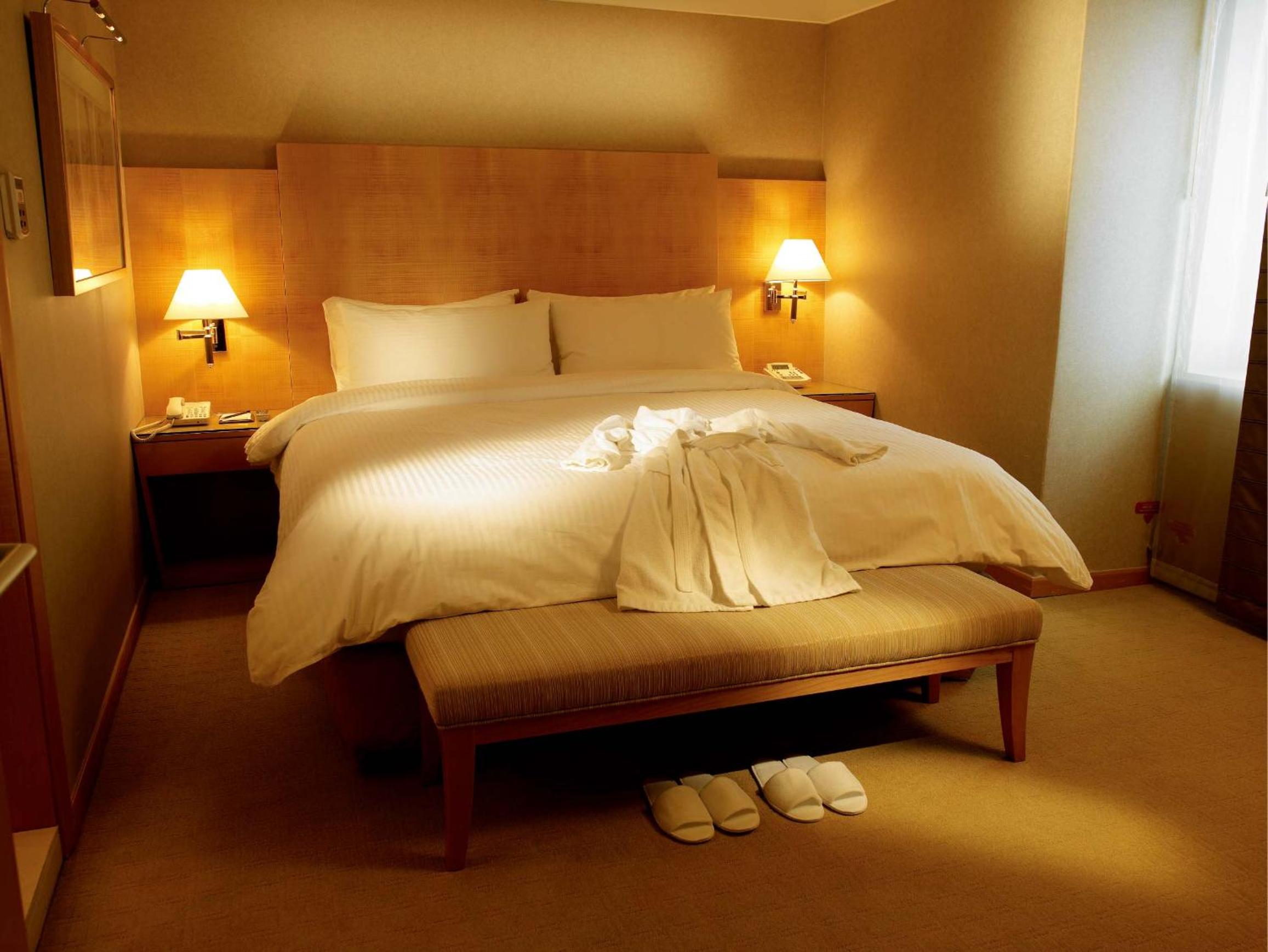 Executive Suite - Photo 4