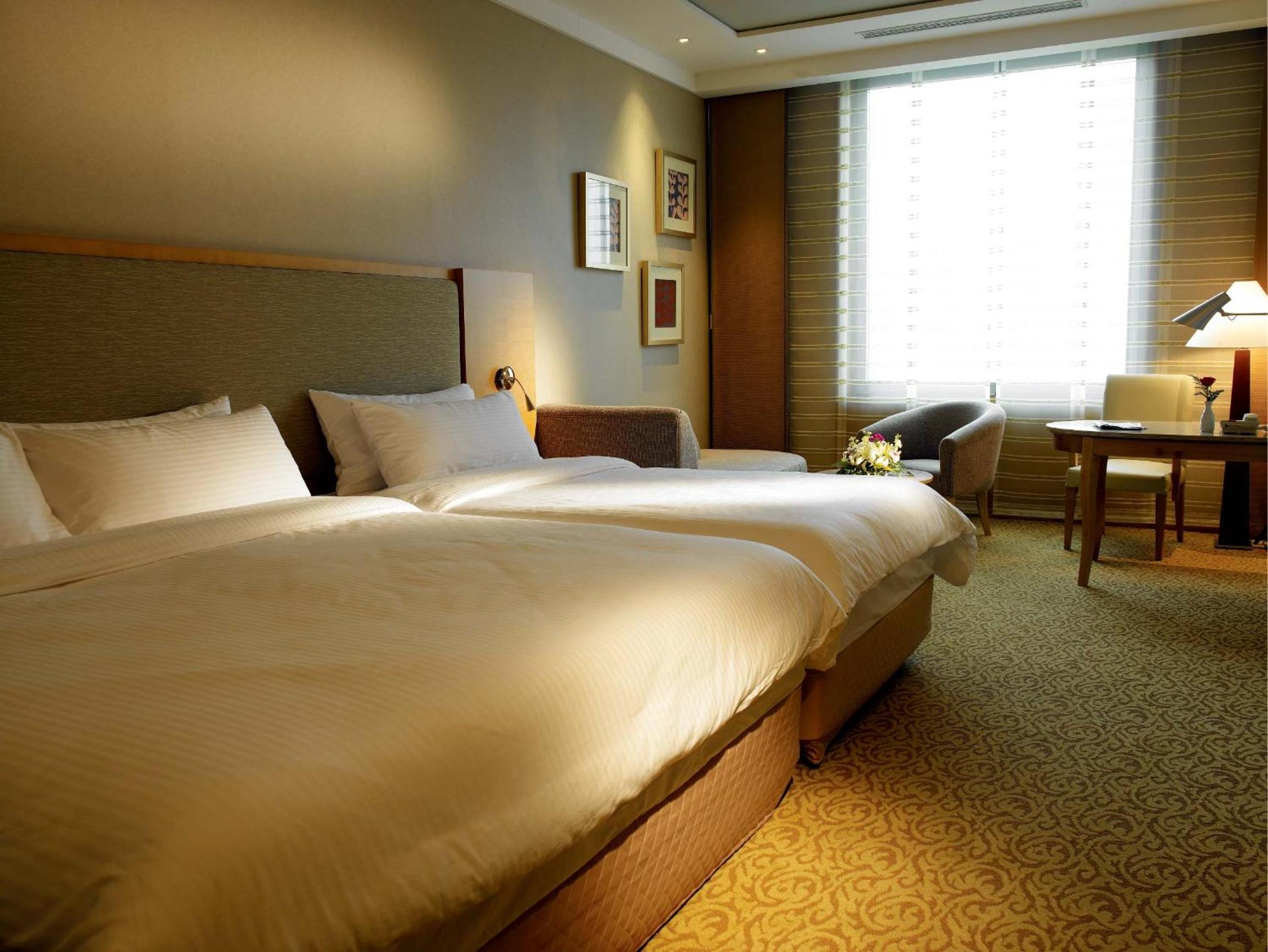 Grand Hollywood Twin Room - Photo 1