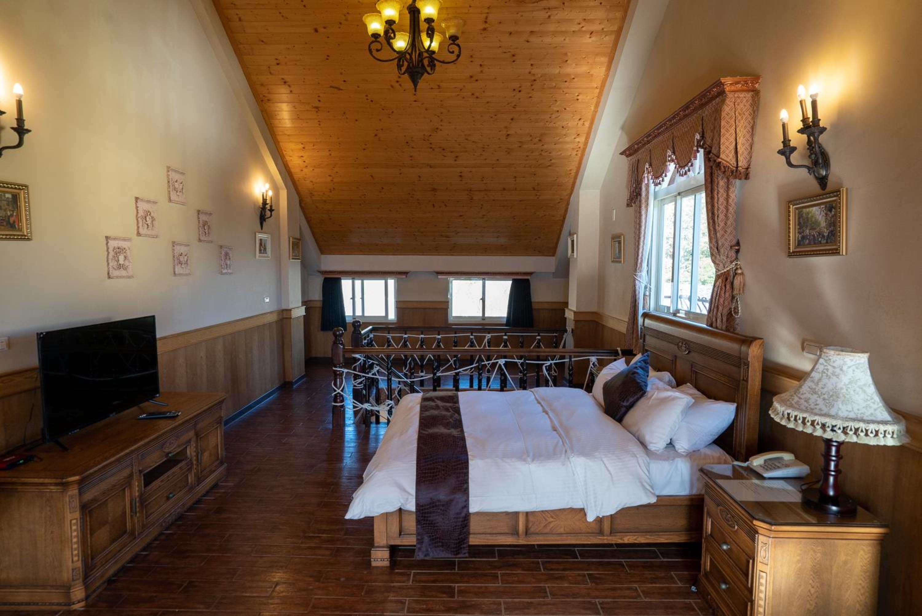 Duplex Quadruple Room - Photo 6