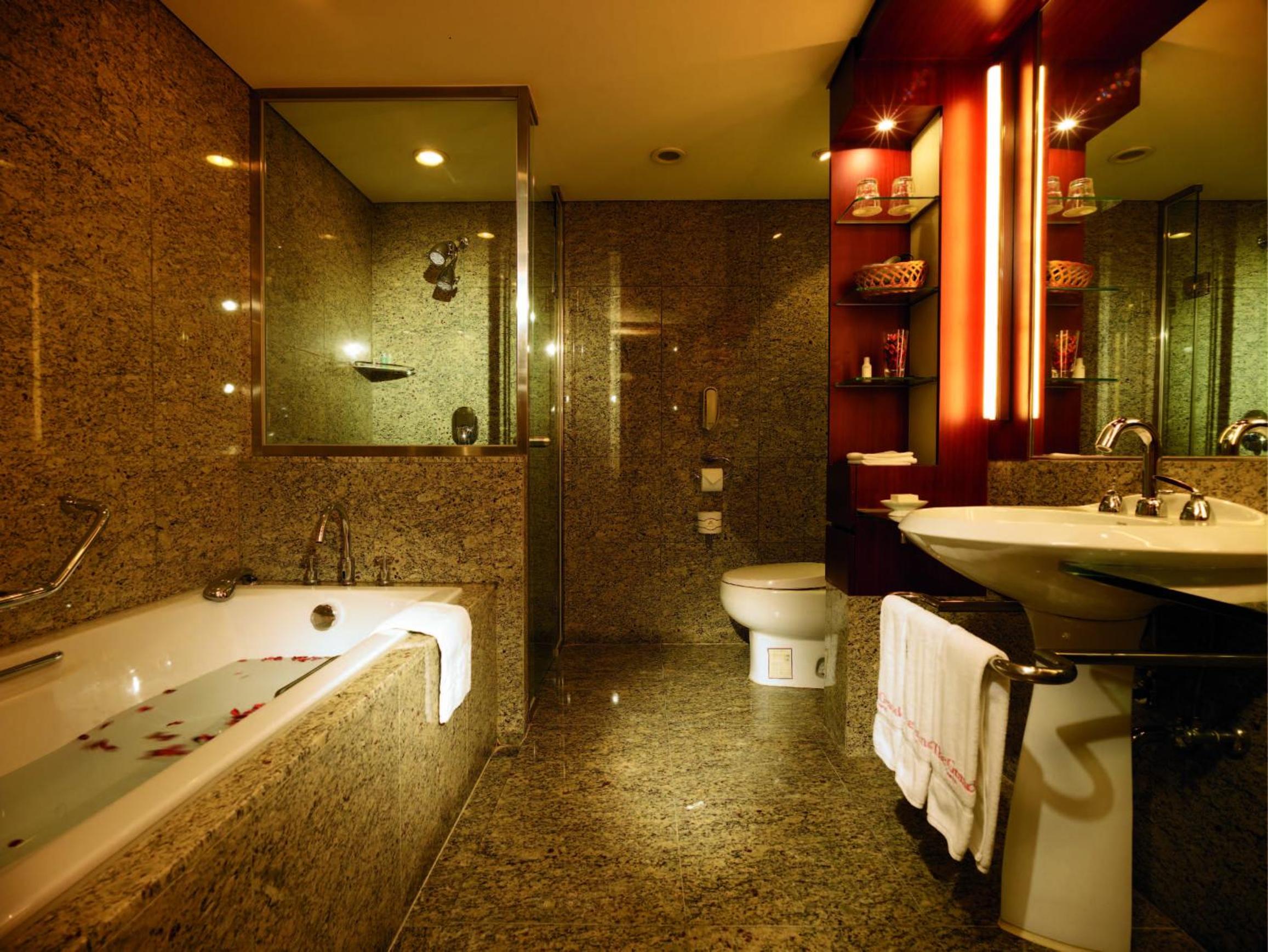 Grand Deluxe Room - Photo 4