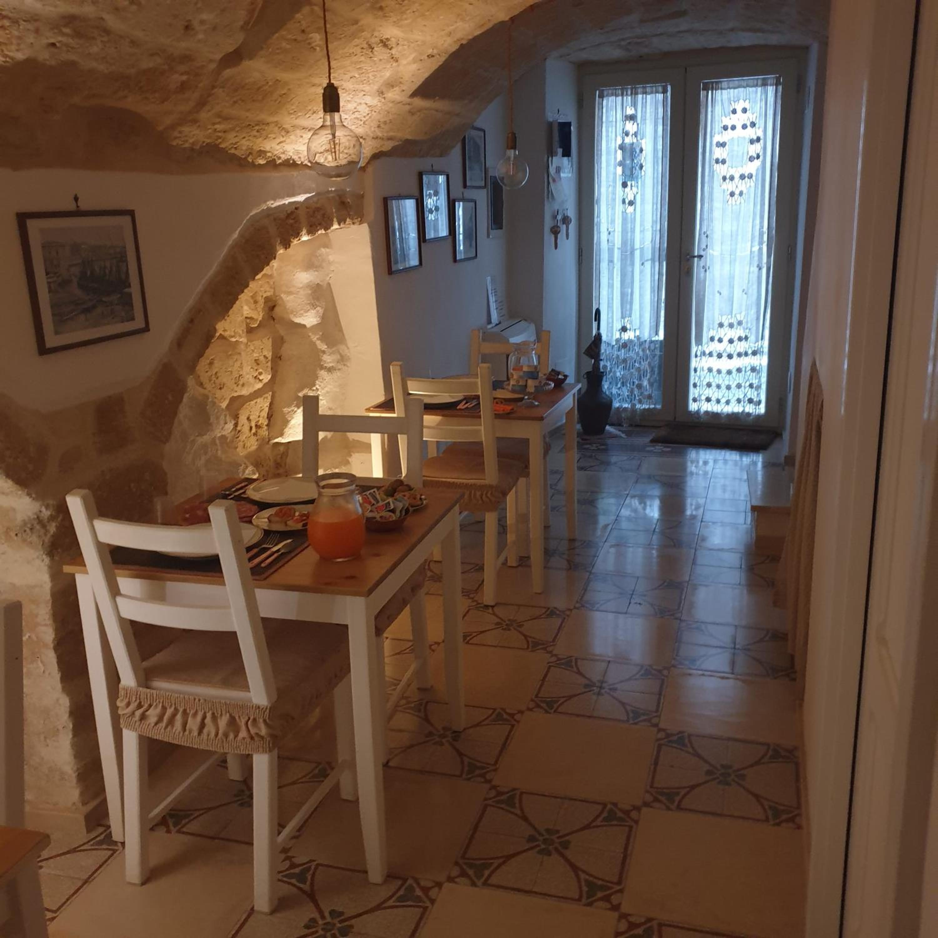 Triple Room with Private Bathroom - Photo 2