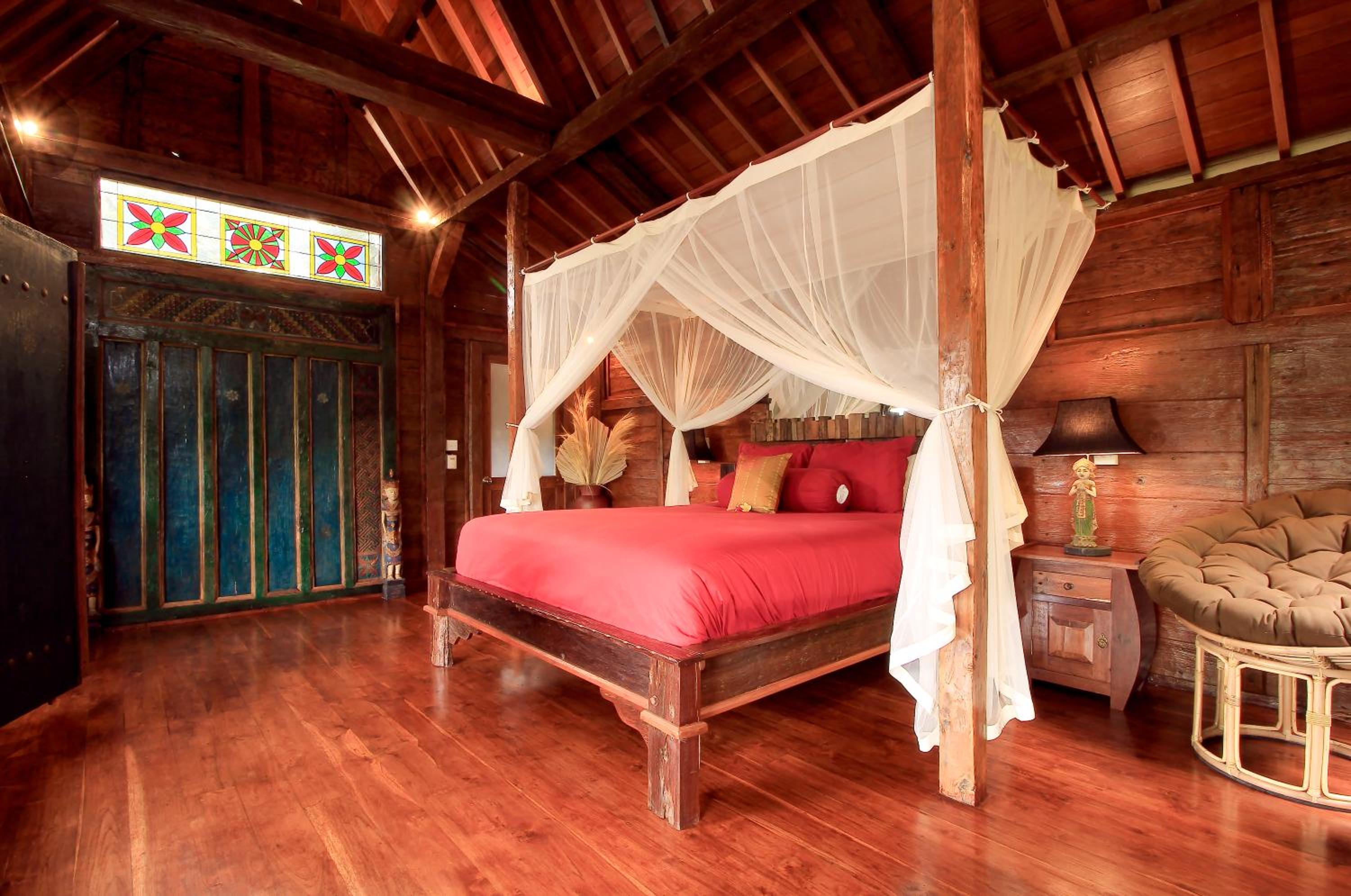 Chandra Villa