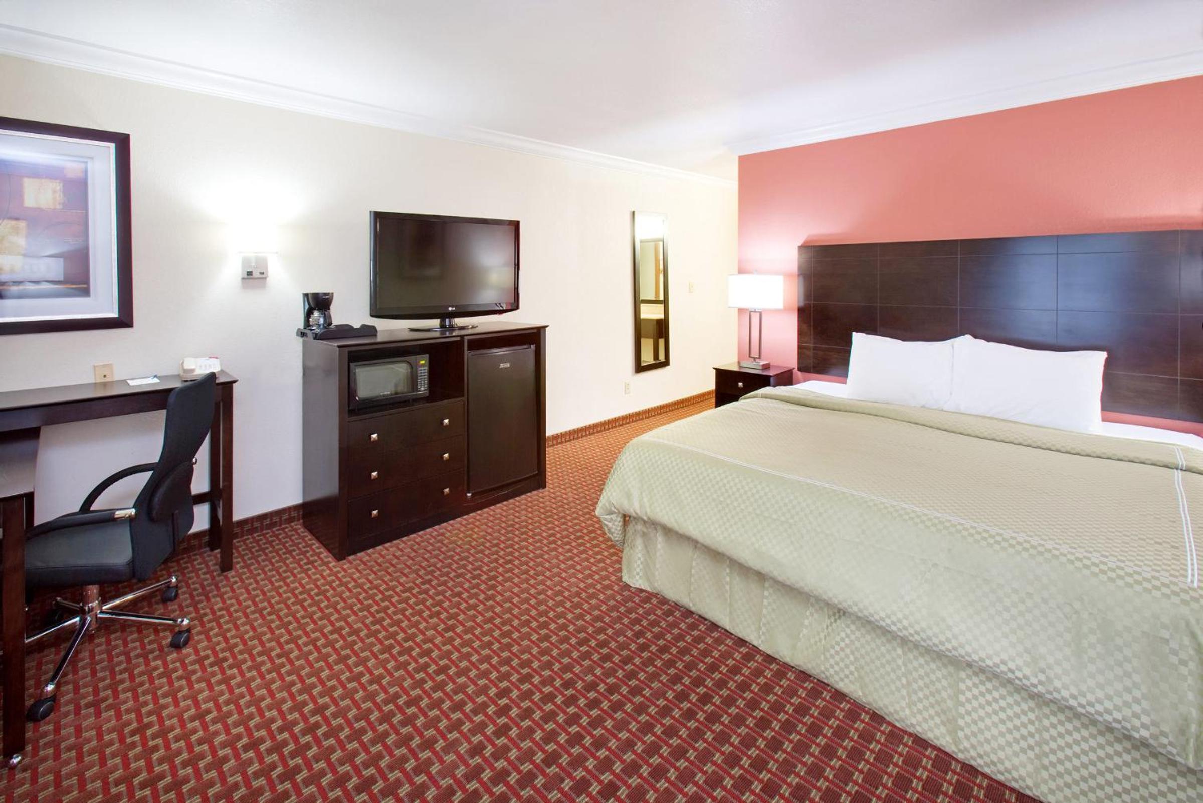 King Room - Non-Smoking photo 1