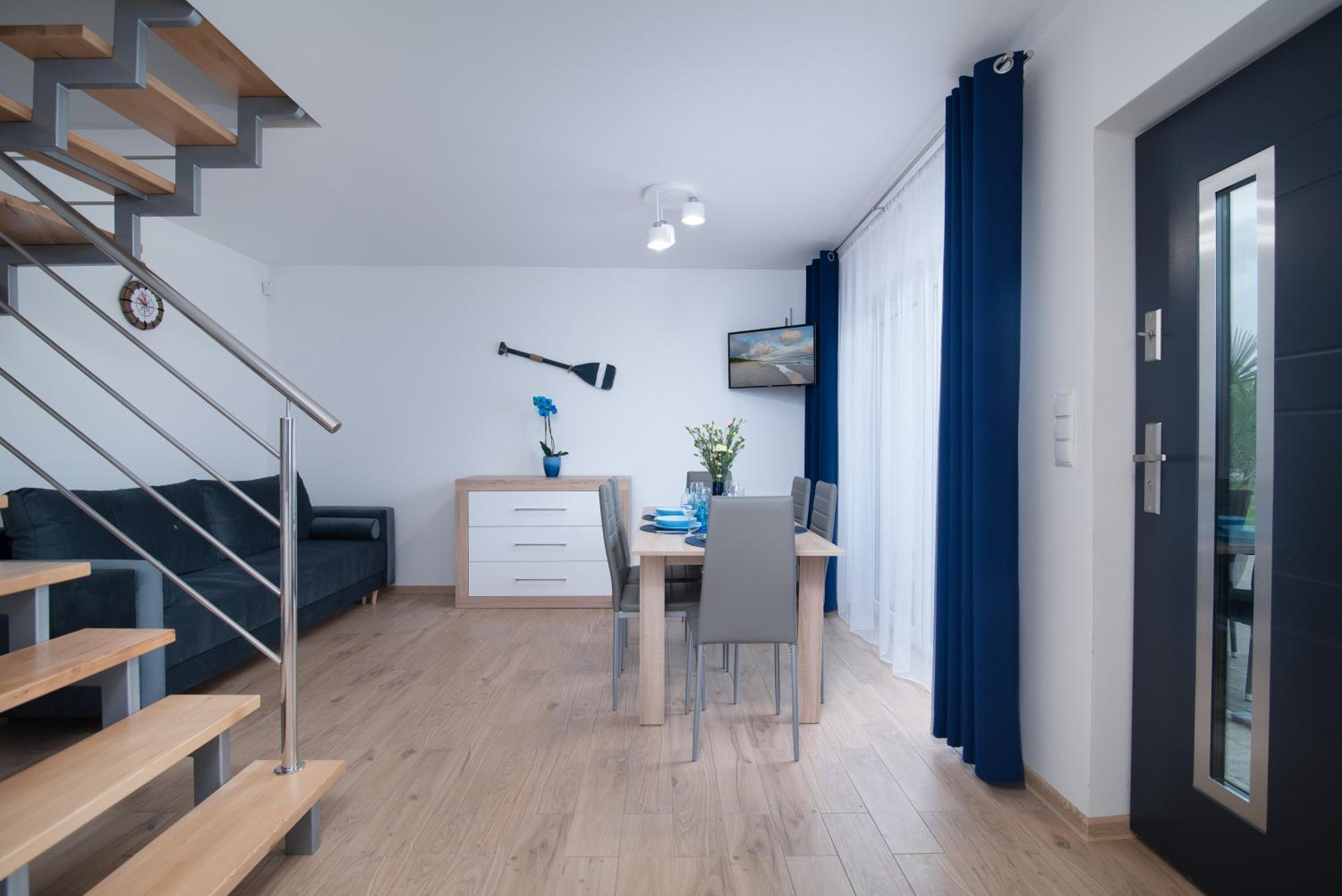 Two-Bedroom House photo 3