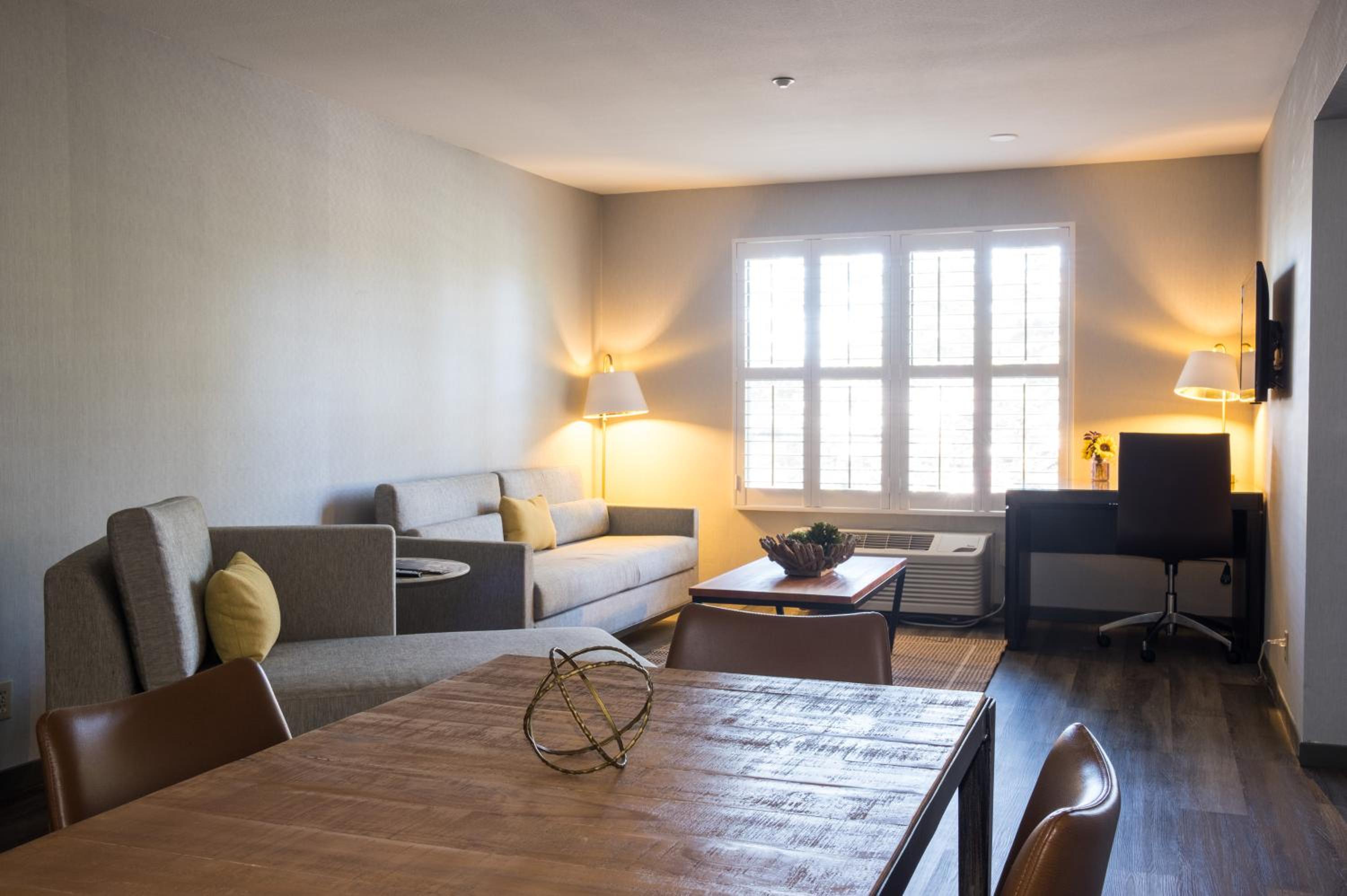 King Suite - Photo 7