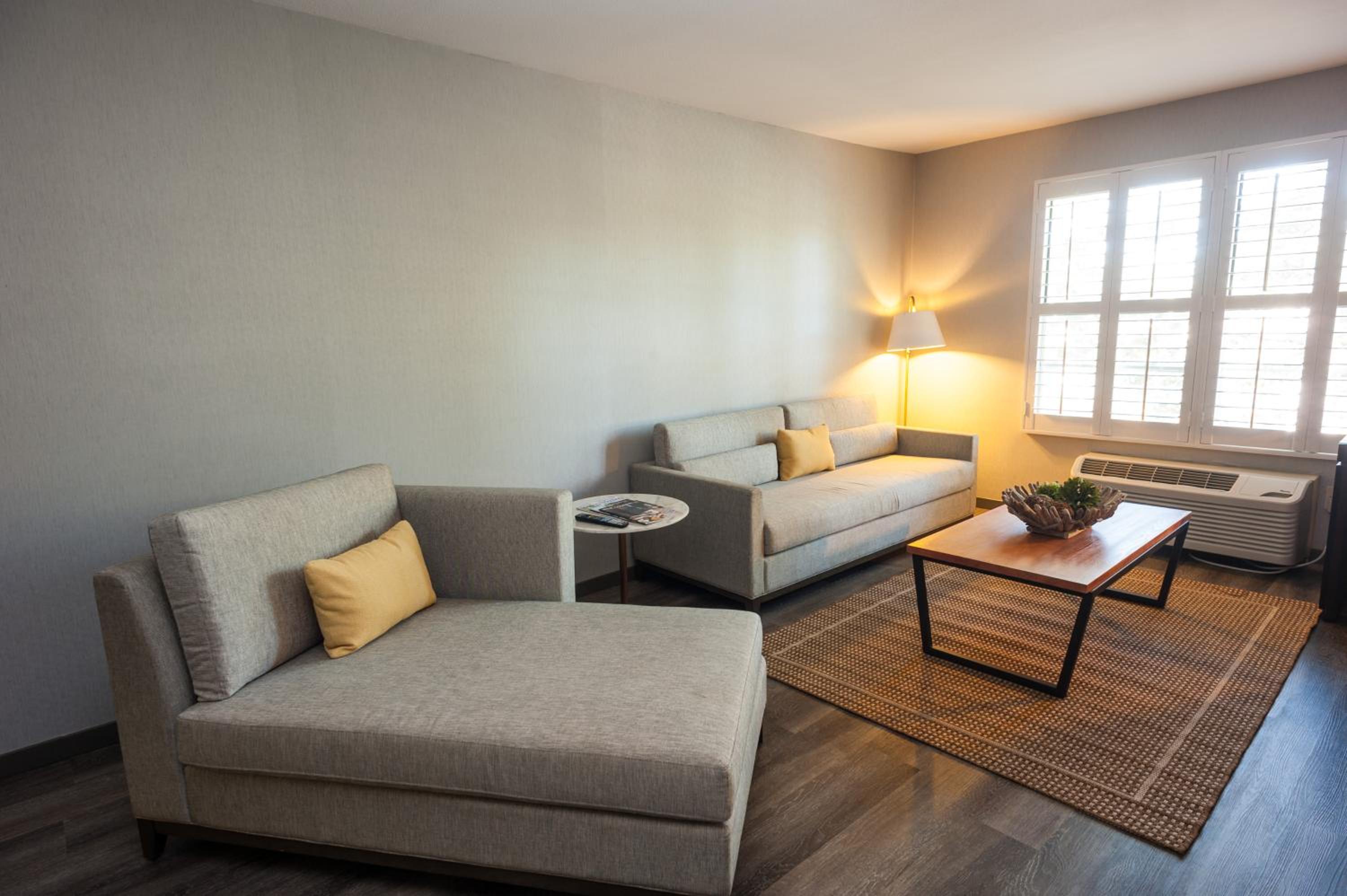 King Suite - Photo 15