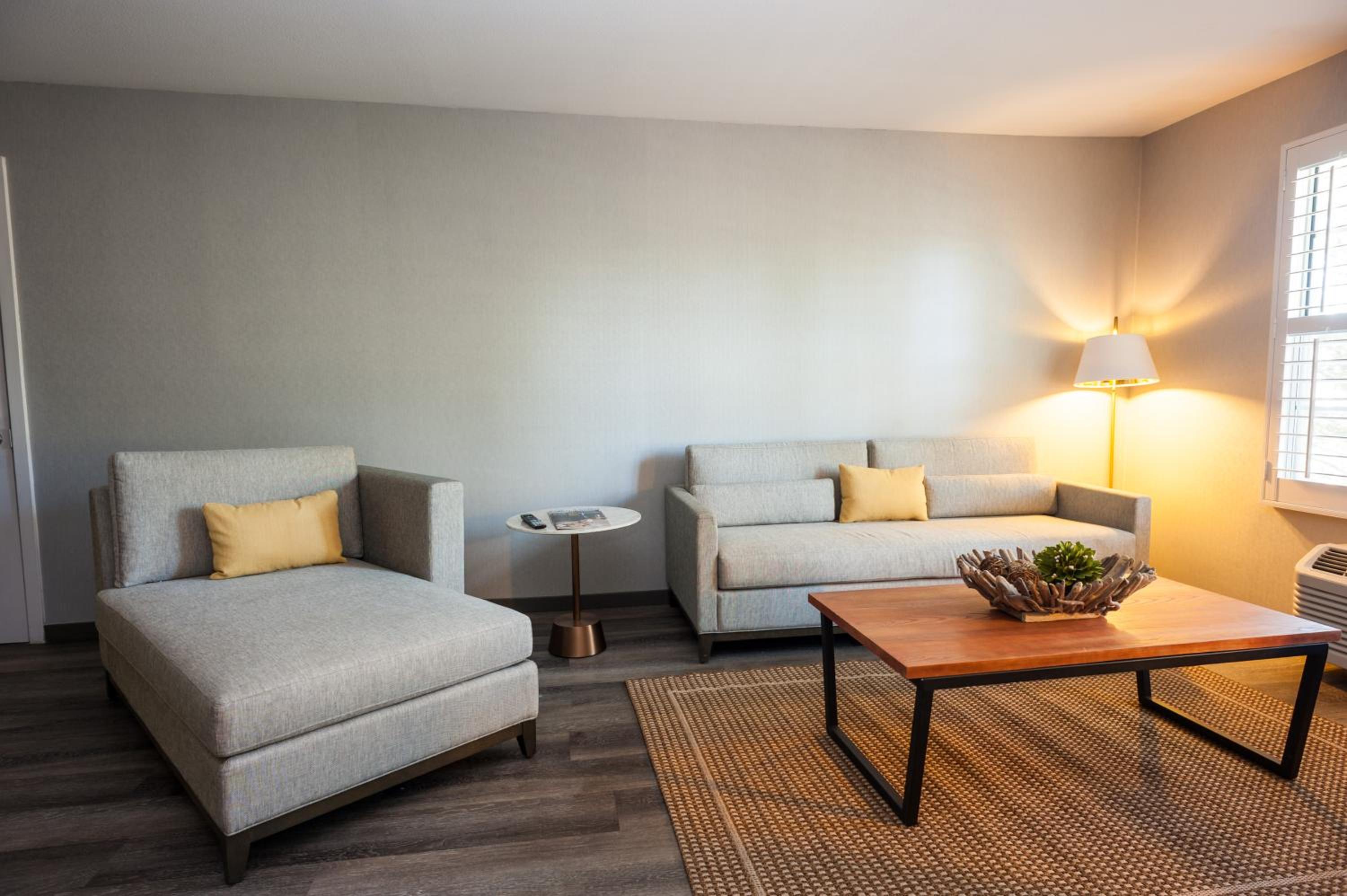 King Suite - Photo 1