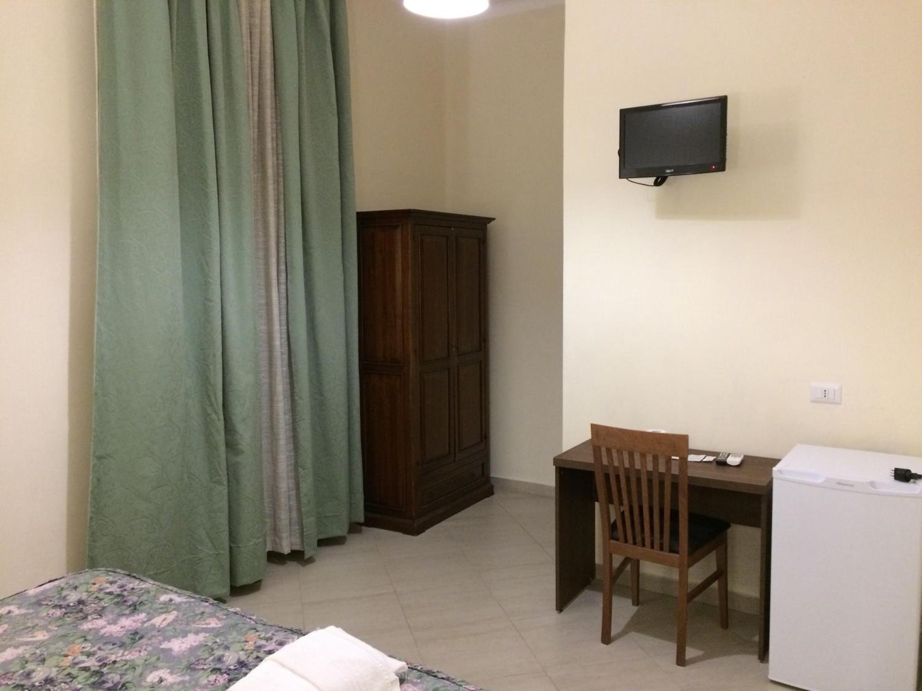 Economy Double Room - Separate Building photo 3