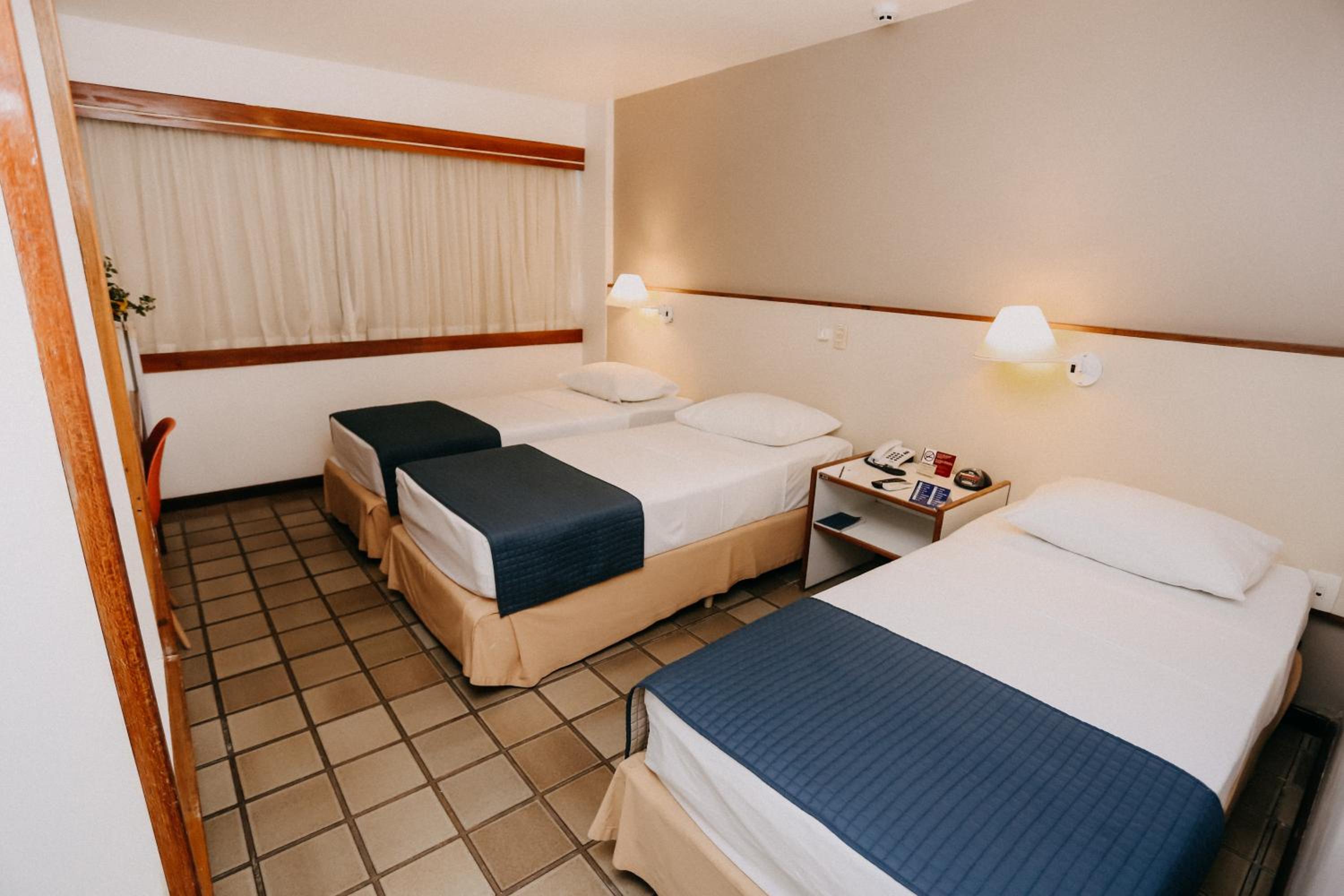 Standard Double or Twin Room - Photo 5