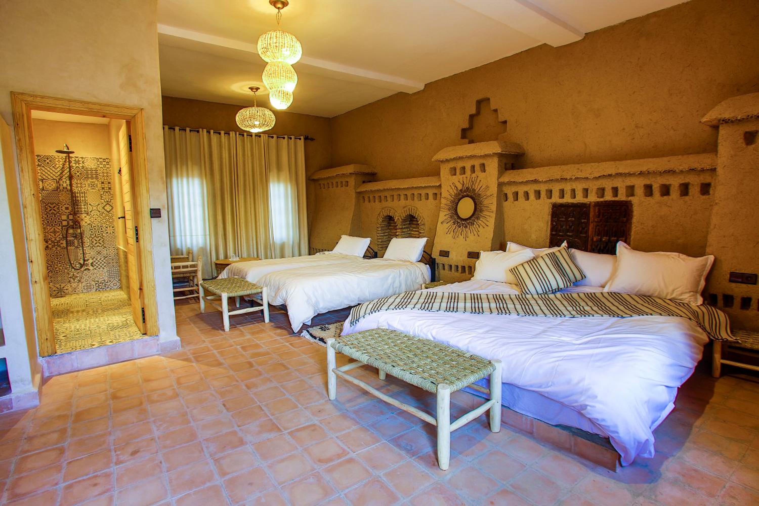 Quadruple Room with Private Bathroom photo 1