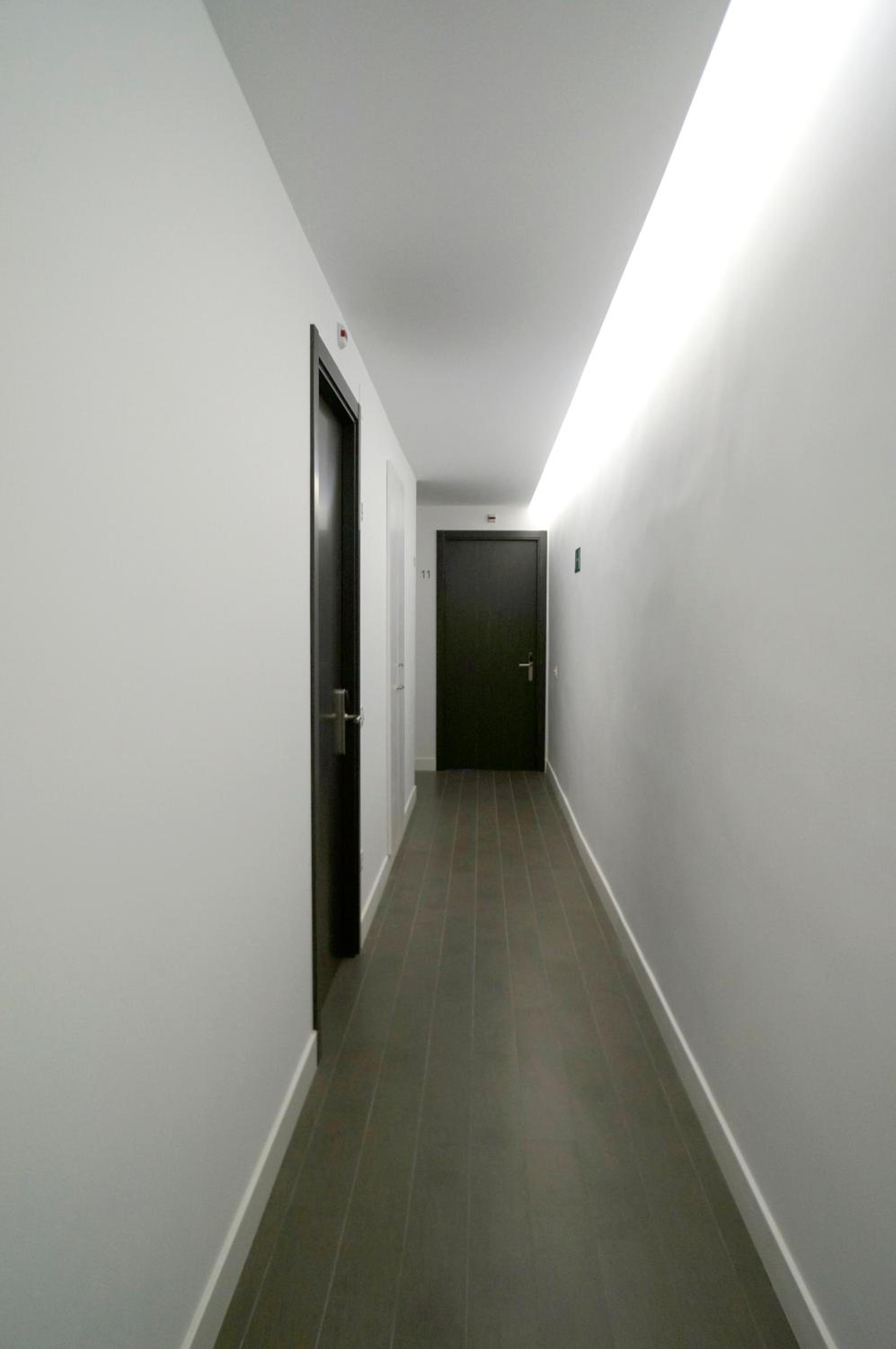 Interior twin room - Photo 2