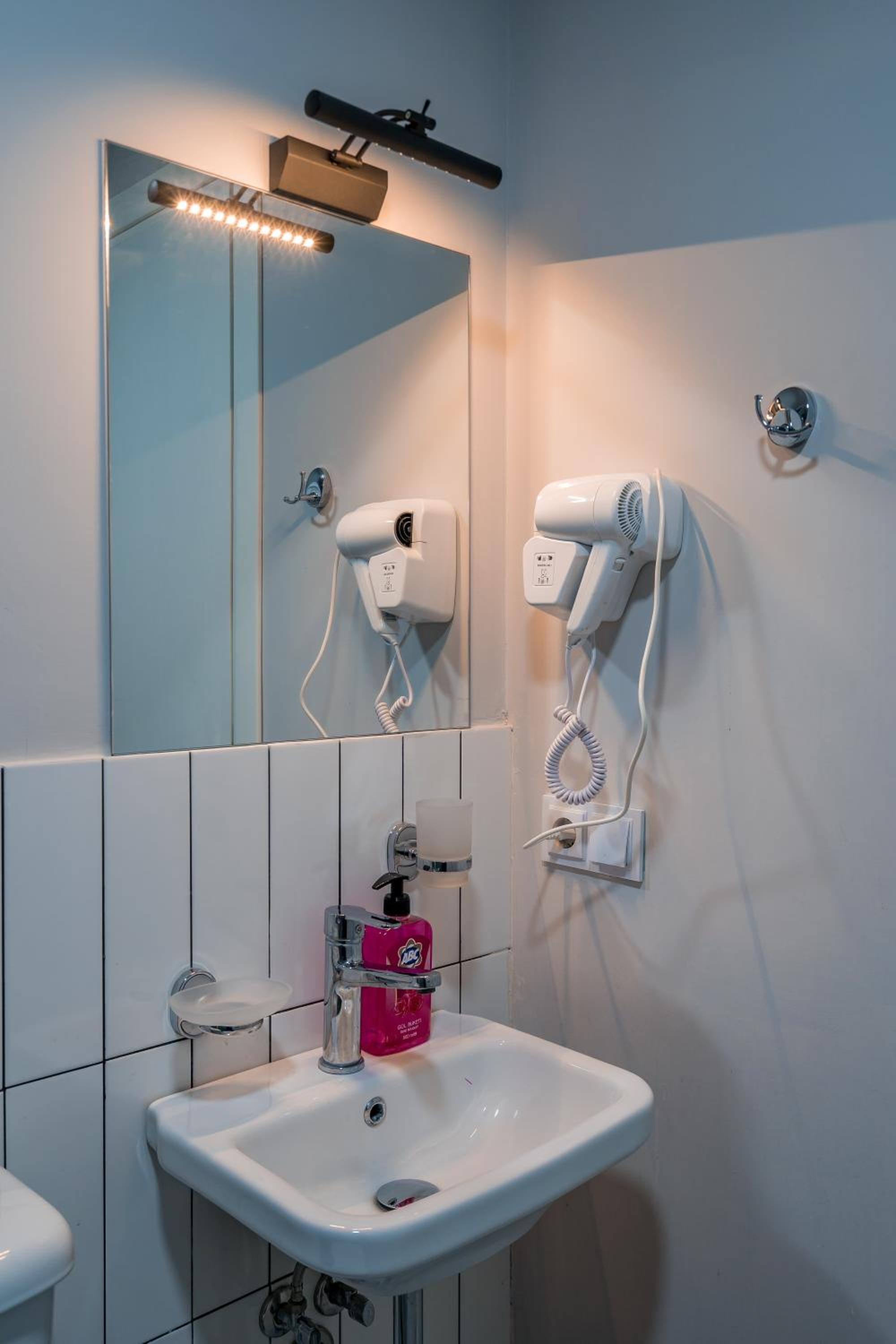Studio Apartment photo 2