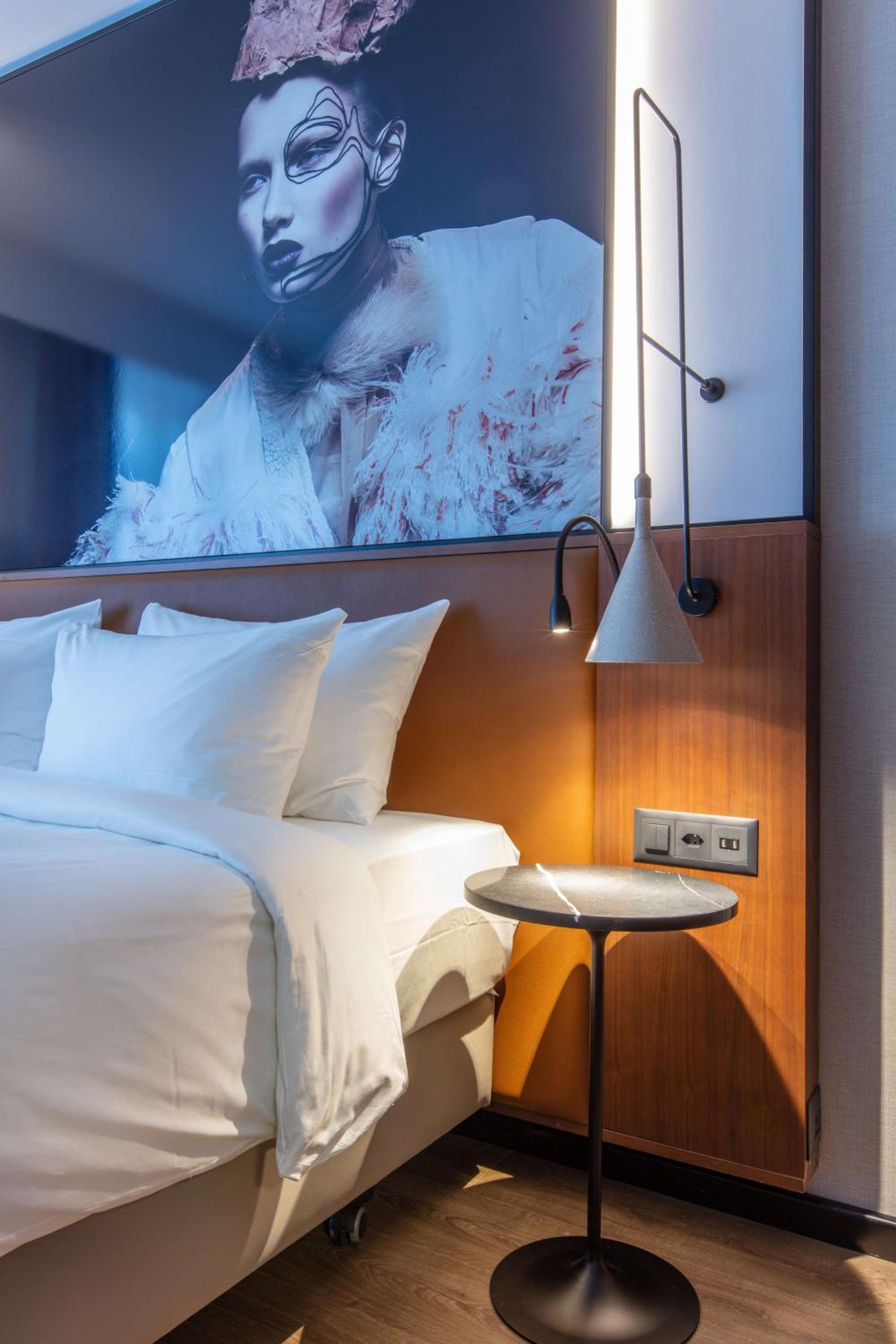 Standard Single Room thumbnail 5