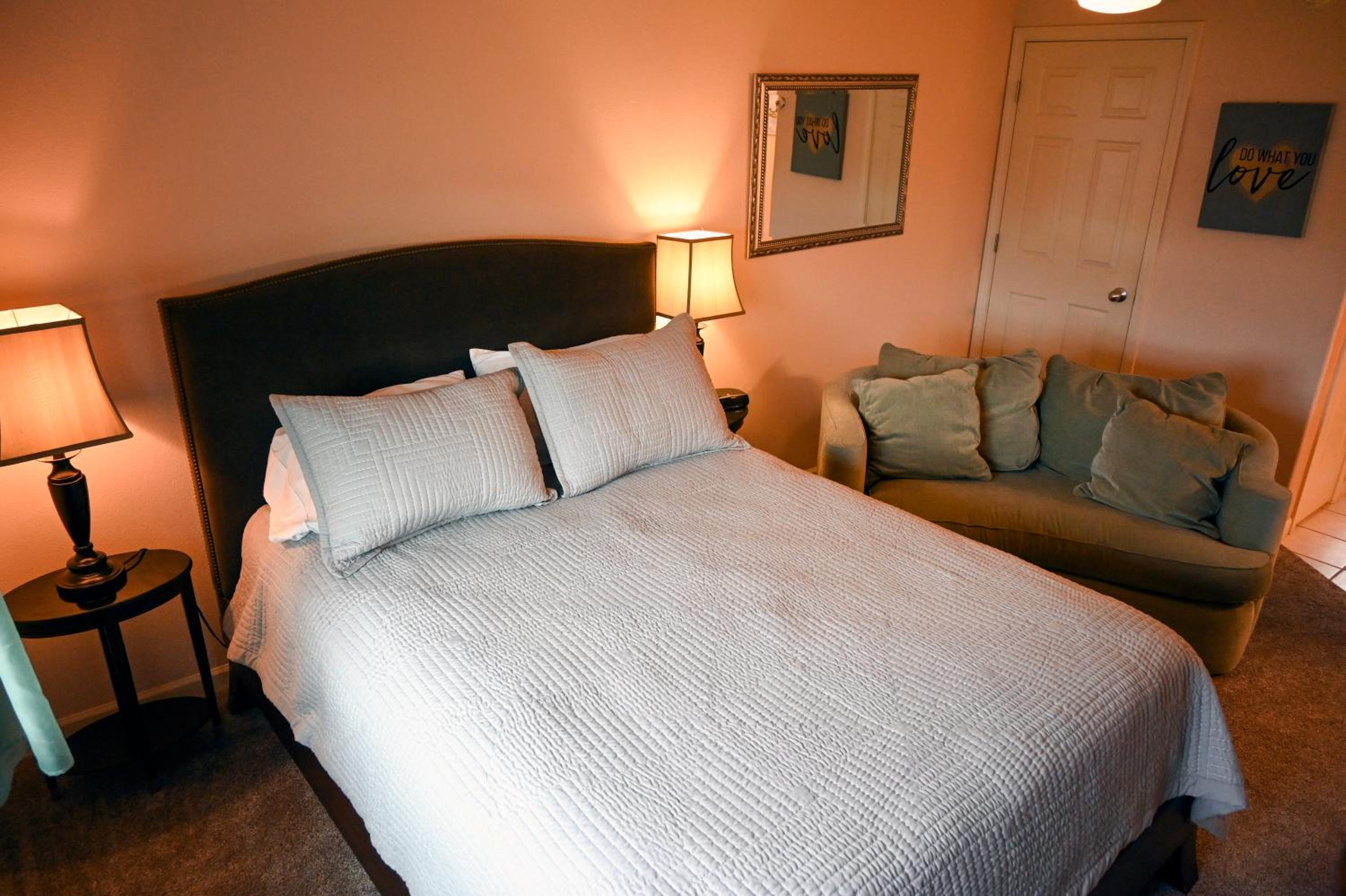 Queen Suite photo 1