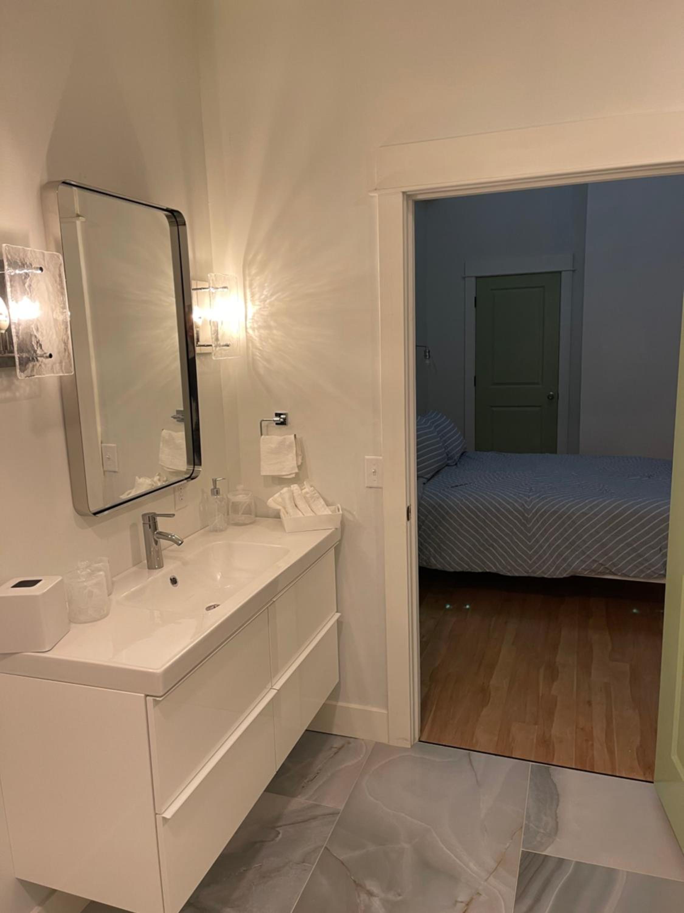 Three-Bedroom Apartment - Photo 20