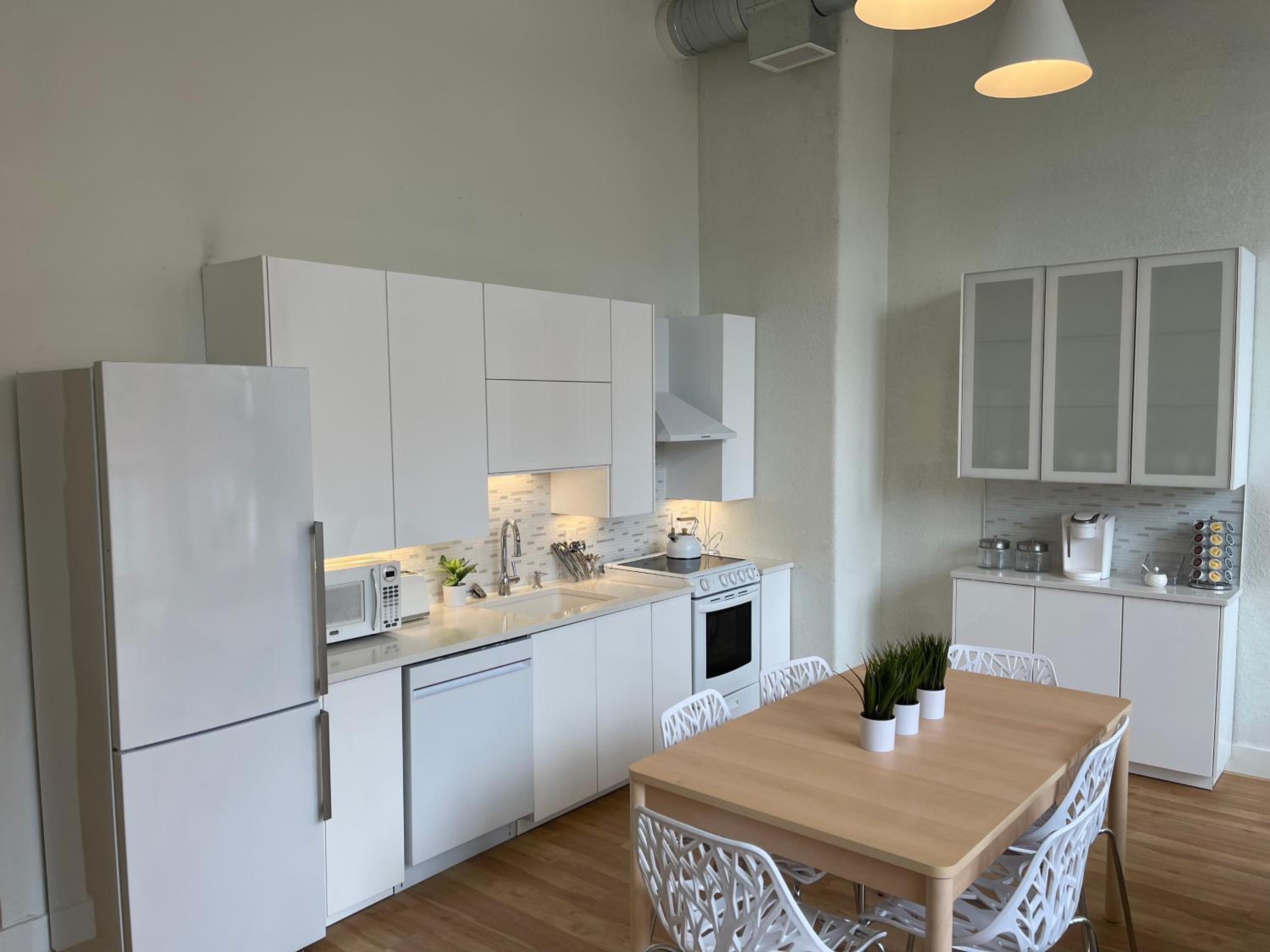 Three-Bedroom Apartment - Photo 22