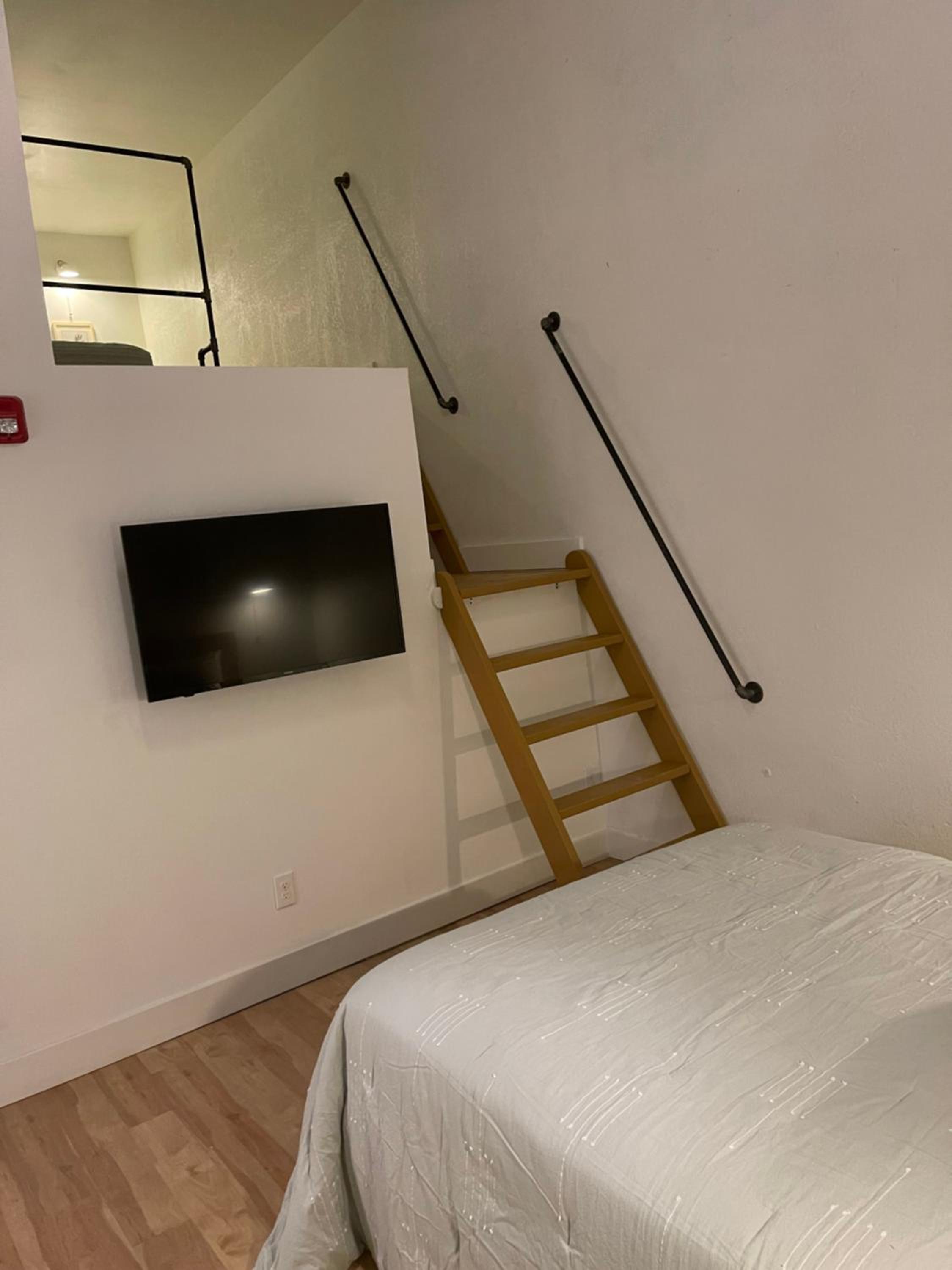 Three-Bedroom Apartment - Photo 2