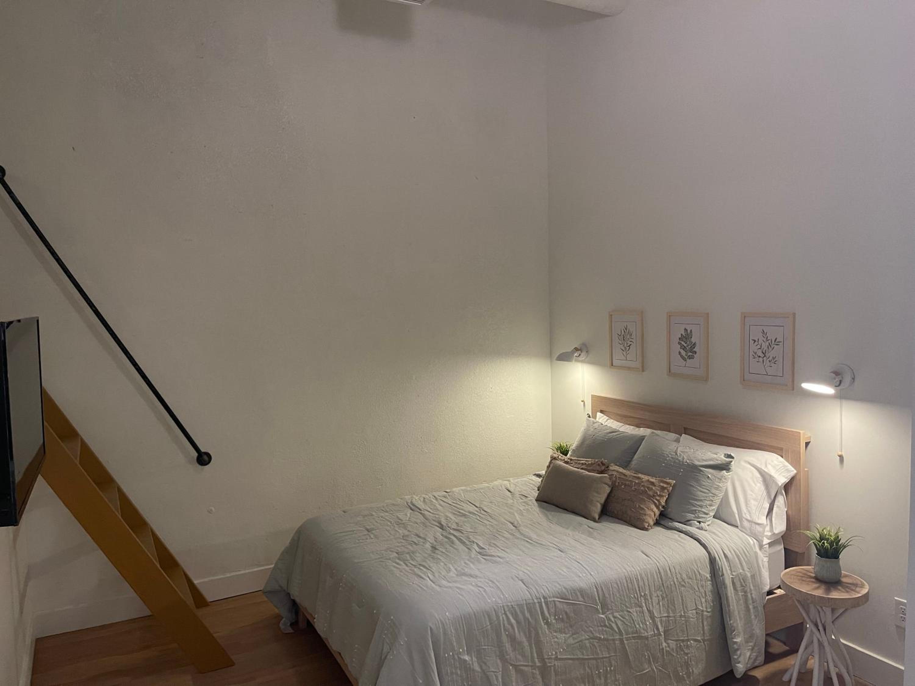 Three-Bedroom Apartment - Photo 4