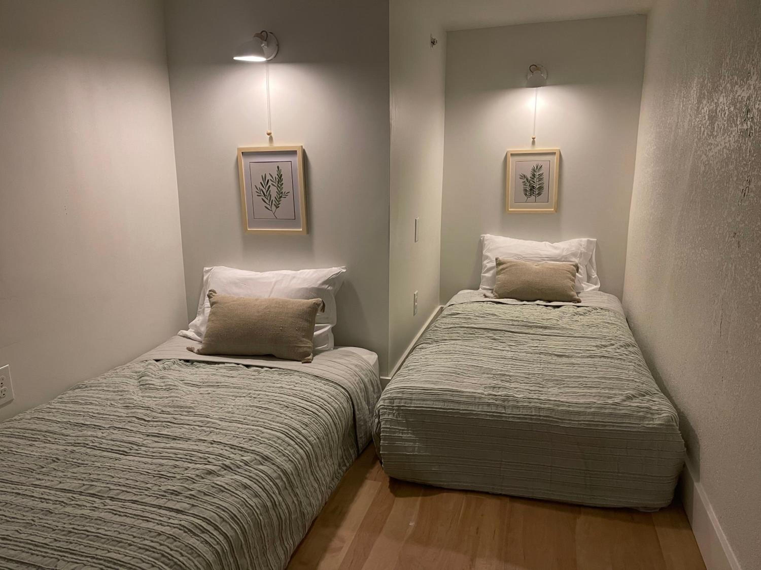 Three-Bedroom Apartment - Photo 6