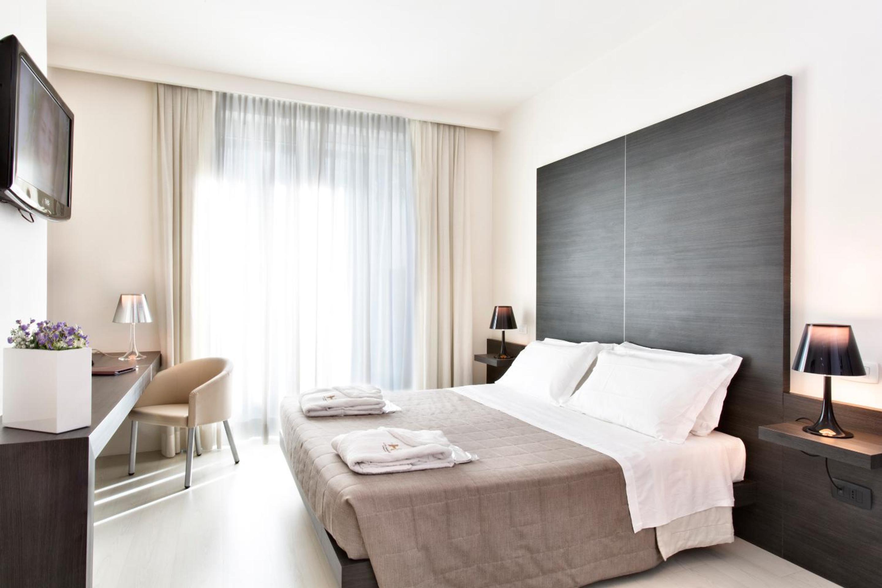 Suite - Photo 8