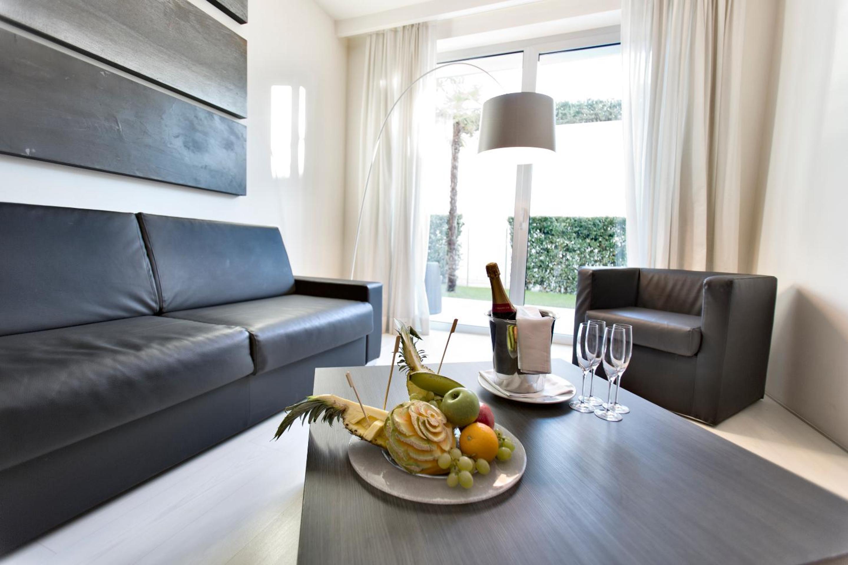 Suite - Photo 2